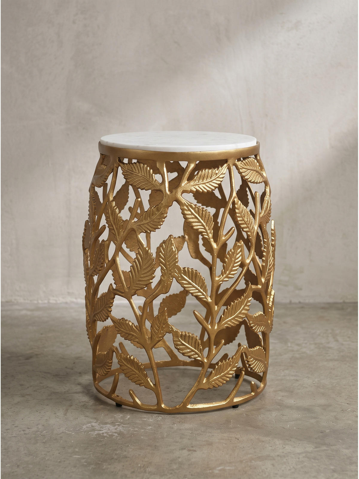 BEISTELLTISCH ALASSIO, Marmor, handgefertigt, Gold-Weiß, Ø 40 x 46 cm - Goldfarben, Stein/Metall (40/40/46cm) - KADIMA DESIGN