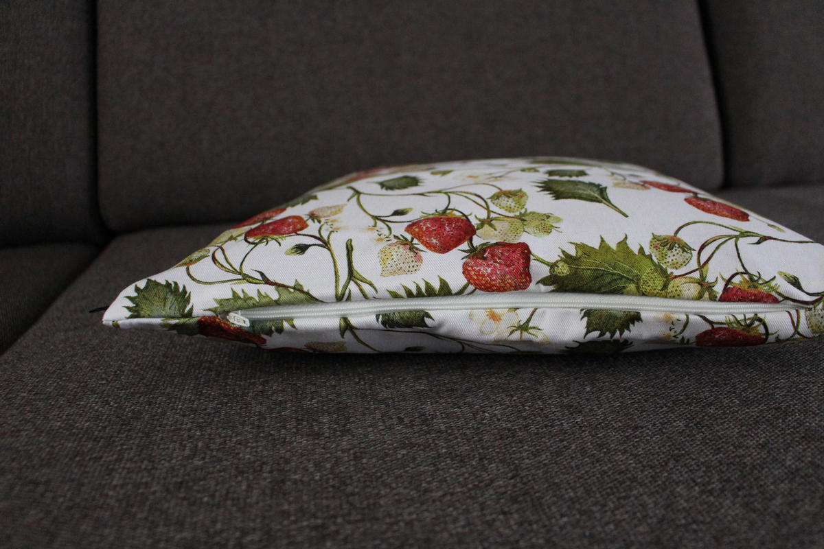 KISSENHÜLLE ERDBEERE OBSTGARTEN - Multicolor, Textil (38/38cm) - Yve! decoration