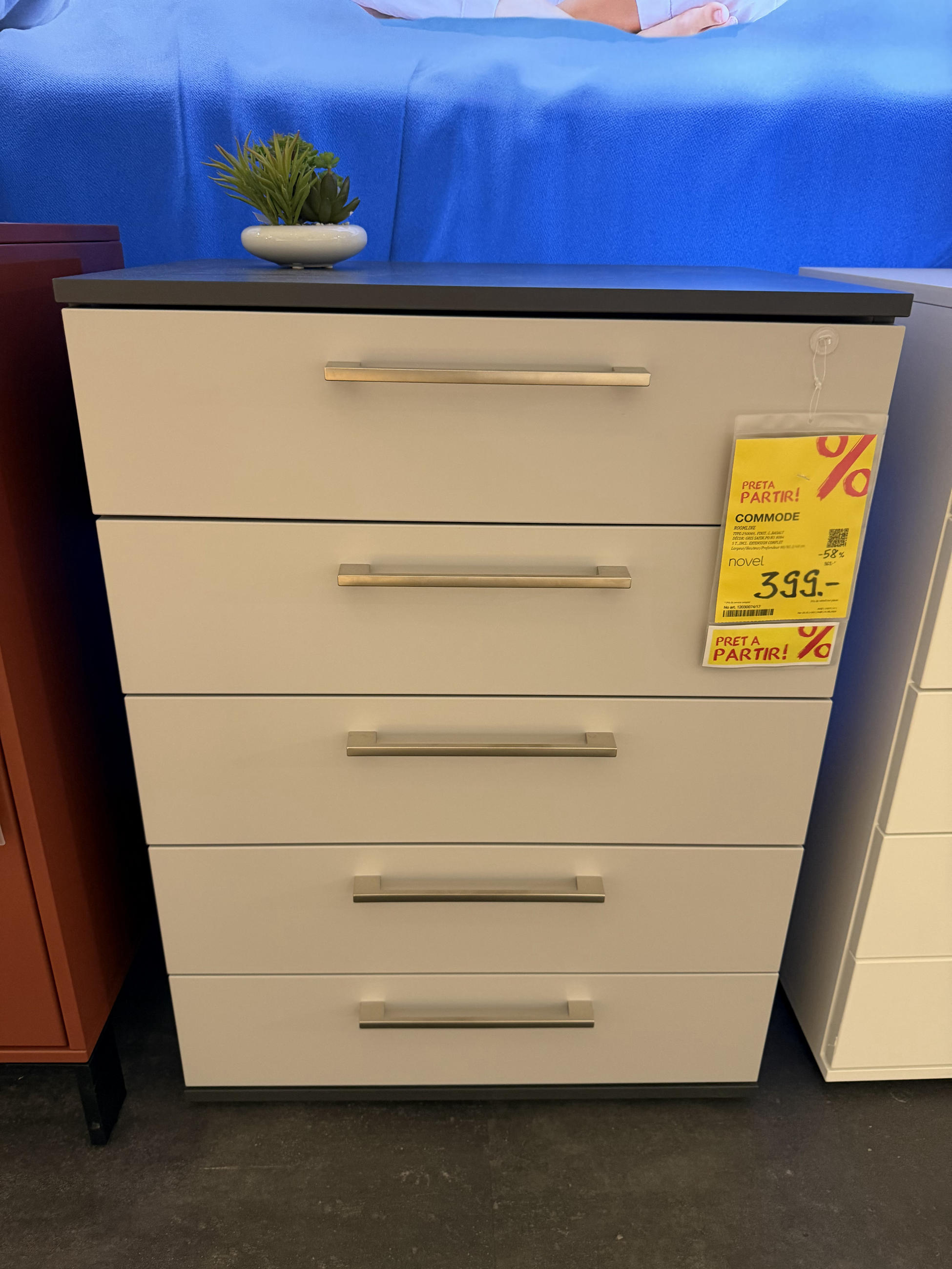 Commode - Novel