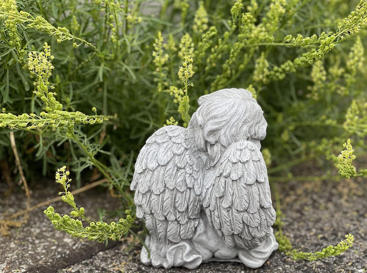 STEINFIGUR sitzendes Engelchen Engel Steinguss frostfest wetterfest - Grau, Stein (15/17/12cm) - stoneandstyle