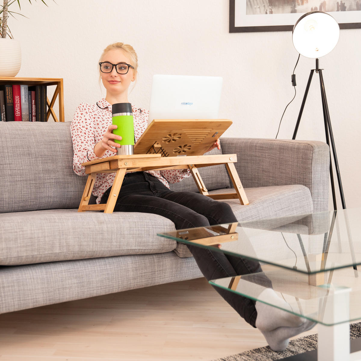 STOLEK Přírodní bambus na notebook výškově nastavitelný - světle hnědá, dřevo - Relaxdays