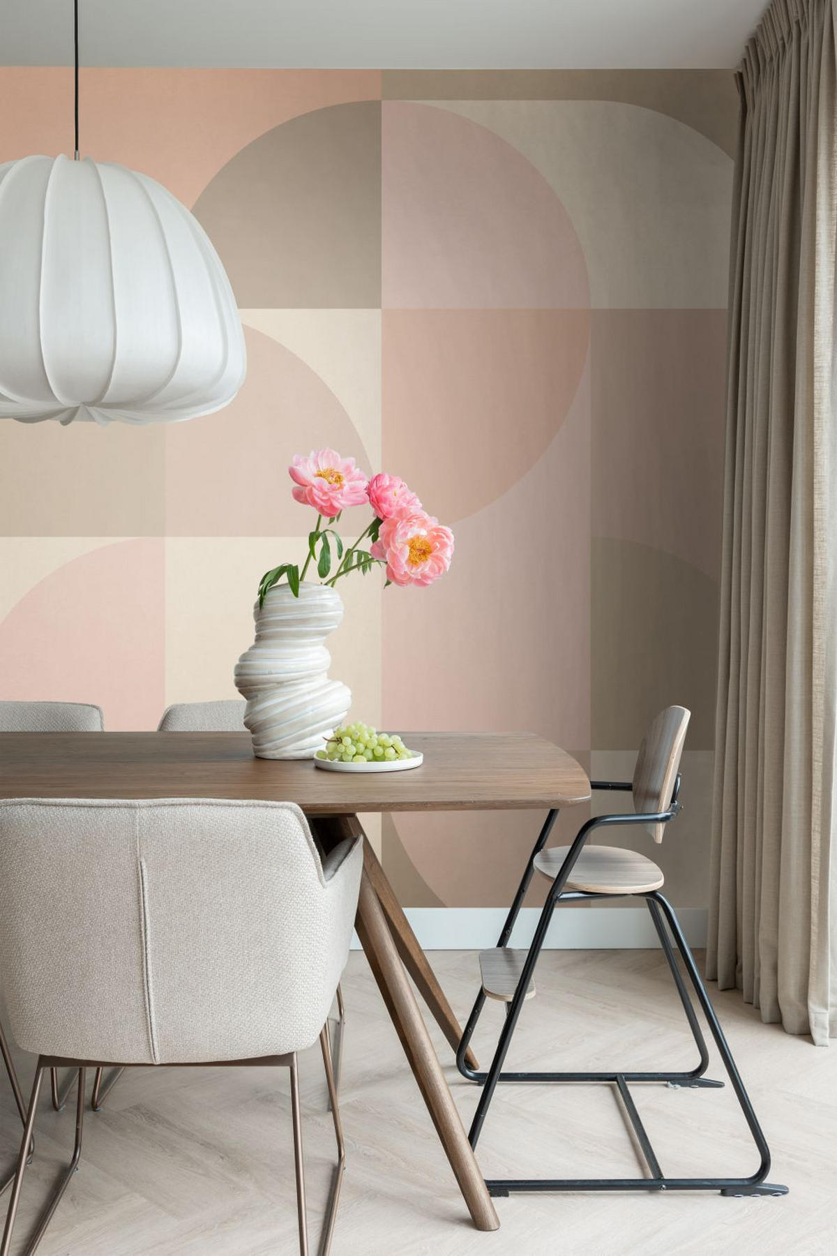 FOTOTAPETE Kreise im Bauhaus-Stil 250 x 279 cm - Pink, Papier (250/279cm) - ESTAhome