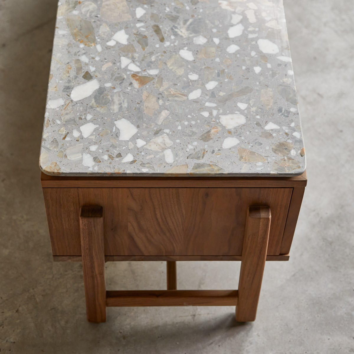 TV-SCHRANK Isaure Dunkelbraun aus Walnuss - Dunkelbraun, Holz (140/45/45cm) - Tikamoon