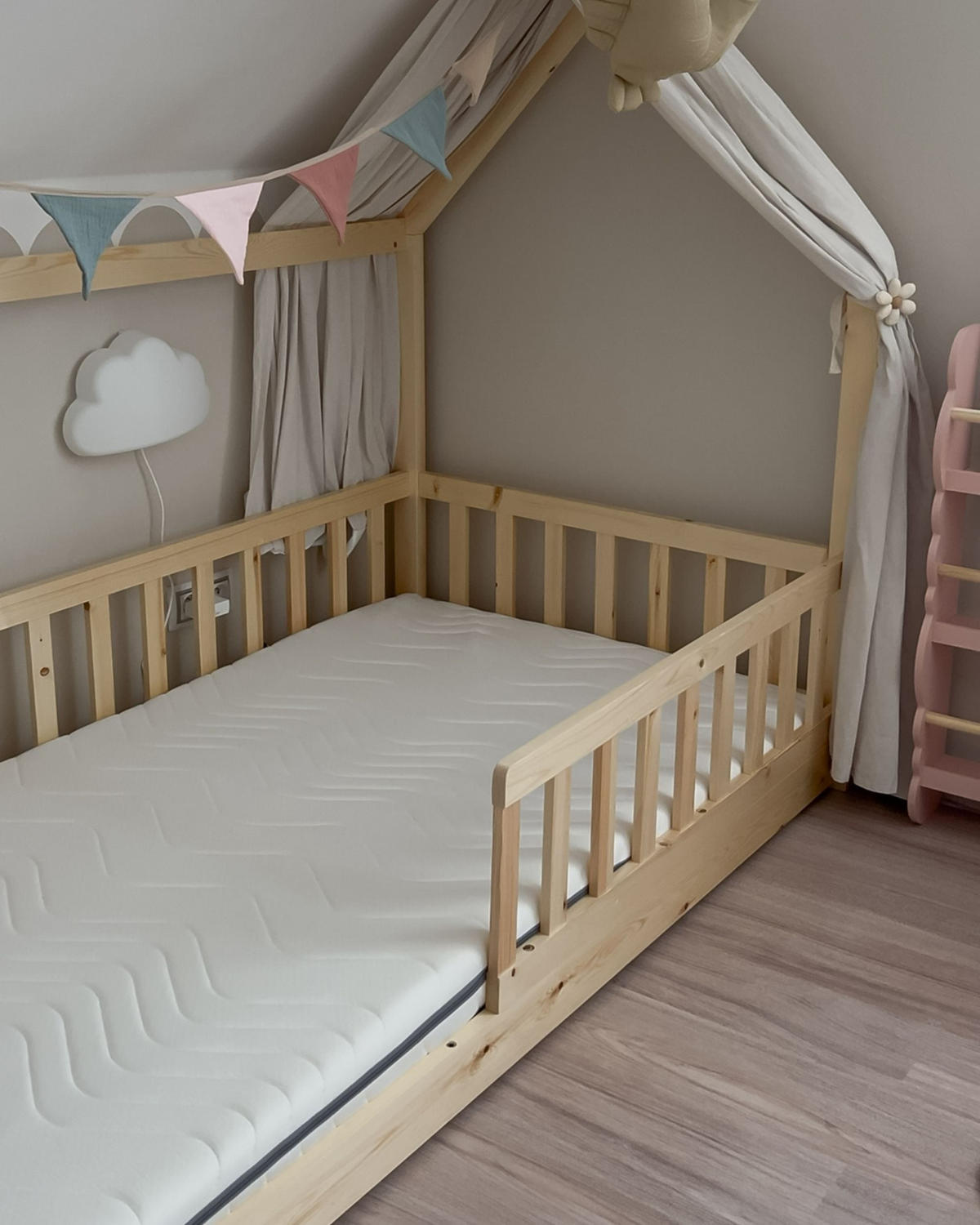 MATRACE S PAMĚŤOVOU PĚNOU H2/3 Střední 90/200 cm Petite - bílá, textil (90/200cm) - Beliani