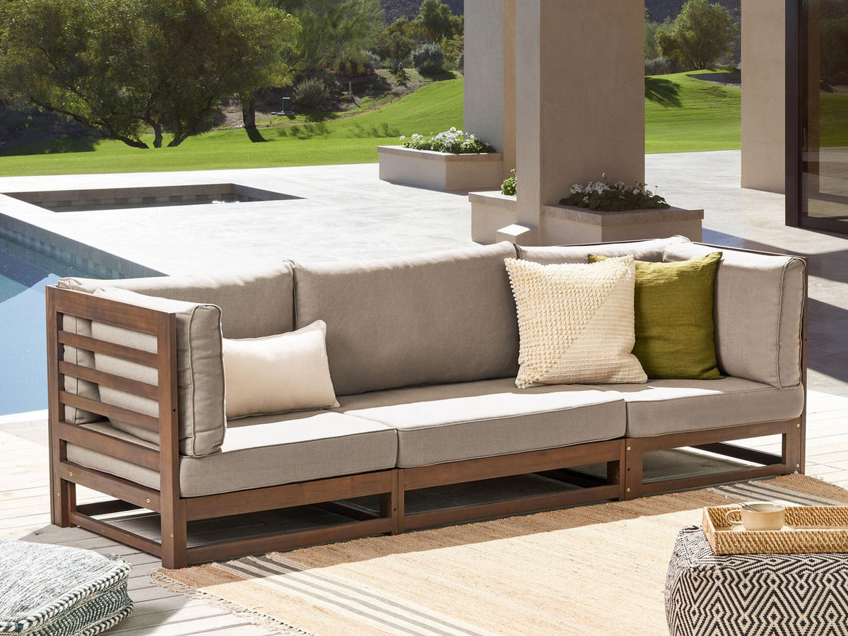 GARTENSOFA 3-Sitzer zertifiziertes Akazienholz dunkelbraun Auflagen taupe Trani - Dunkelbraun/Beige, Holz (235/72/75cm) - Beliani