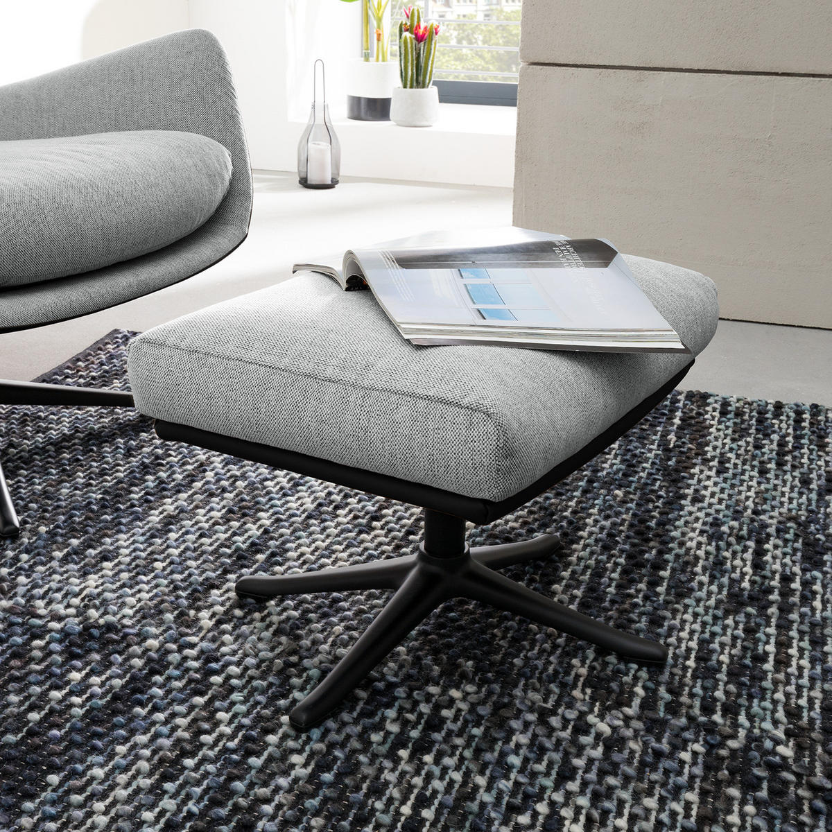 HOCKER mit Kreuzfuß - Hellgrau/Schwarz, Textil/Metall (54/41/41cm) - home24