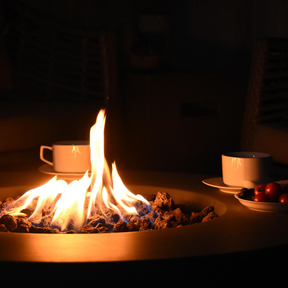 FEUERTISCH Venice Gasfeuerstelle aus GF-Beton 87/87/37 cm - Schwarz, Naturmaterialien (87/37/87cm) - Elementi