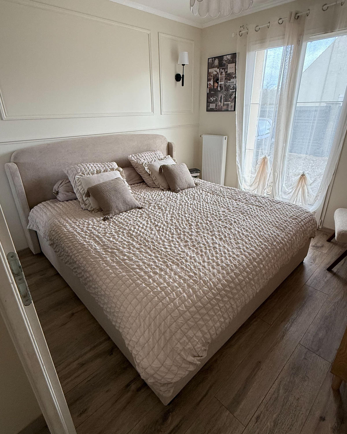 POSTEL s úložným prostorem 180/200 cm Látka Taupe Bernay - šedohnědá, textil (180/200cm) - Beliani