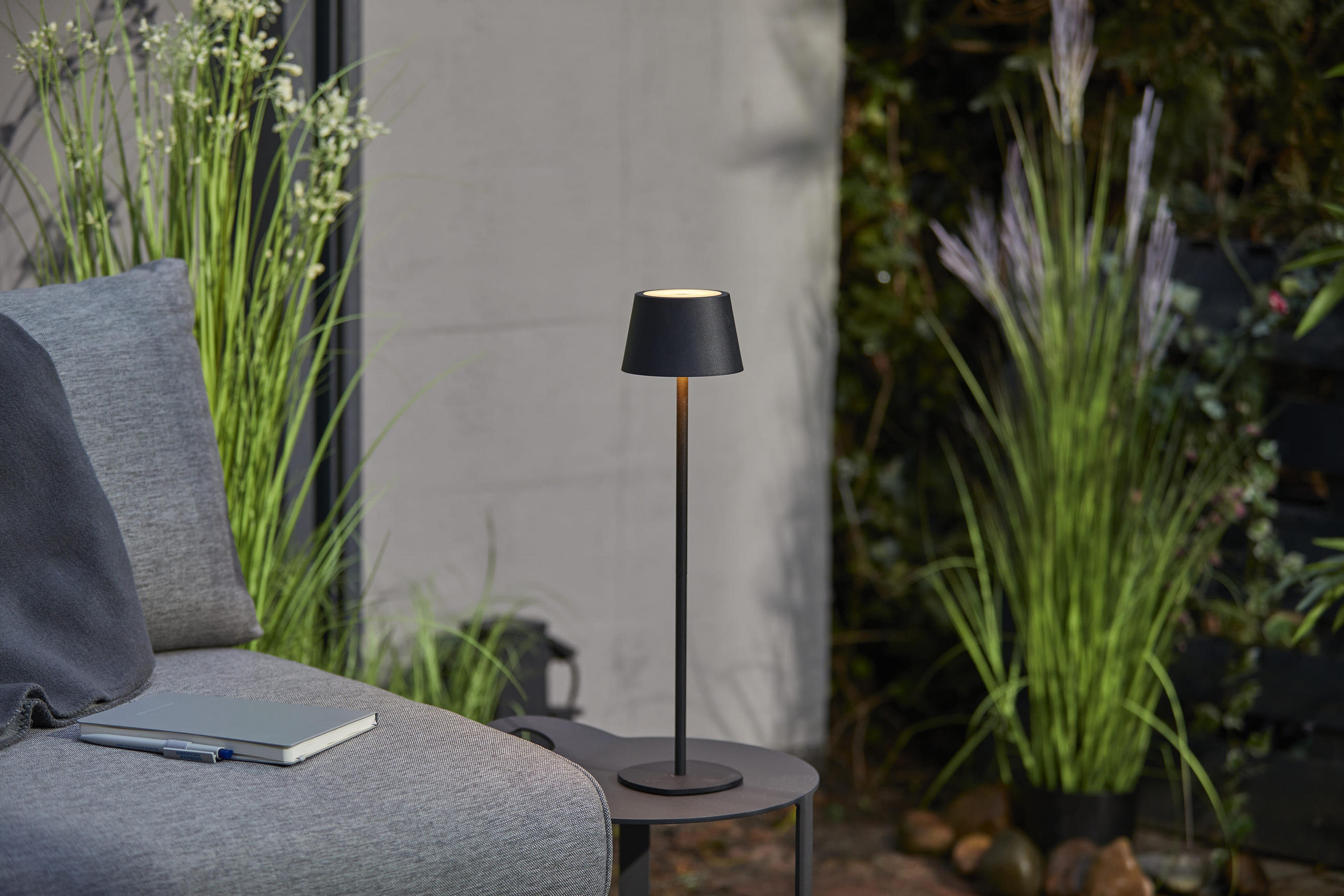 3IN1-LED-TISCHLAMPE - vielseitige Flaschenleuchte mit Dimmfunktion und Akku für Innen und Außen, schwarz - Schwarz, Metall (15/15/45cm) - Northpoint
