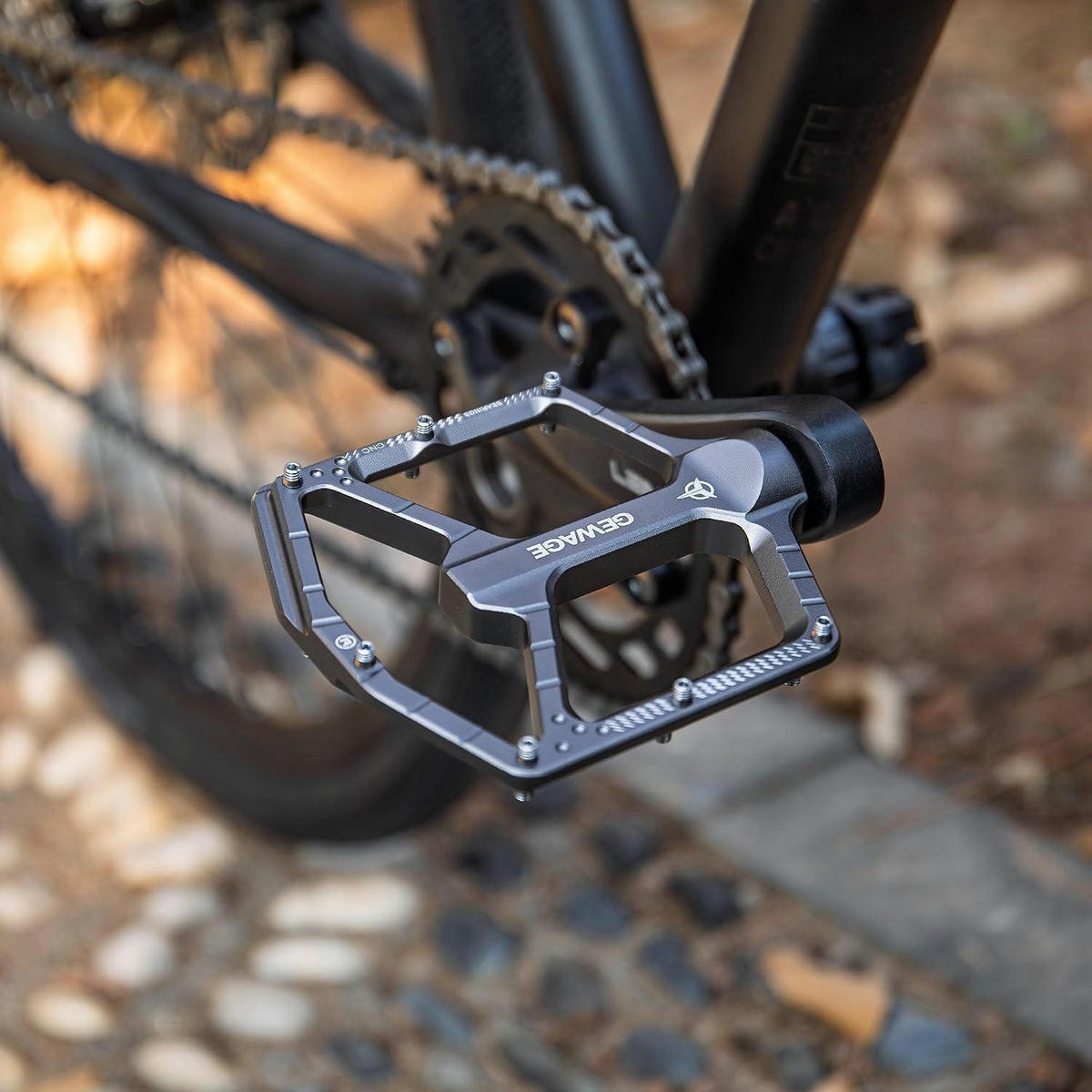 FAHRRADPEDALE CNC-Aluminium ultraflach mit 14 Anti-Rutsch-Pins - Grau, Metall (11/1.5/12cm)