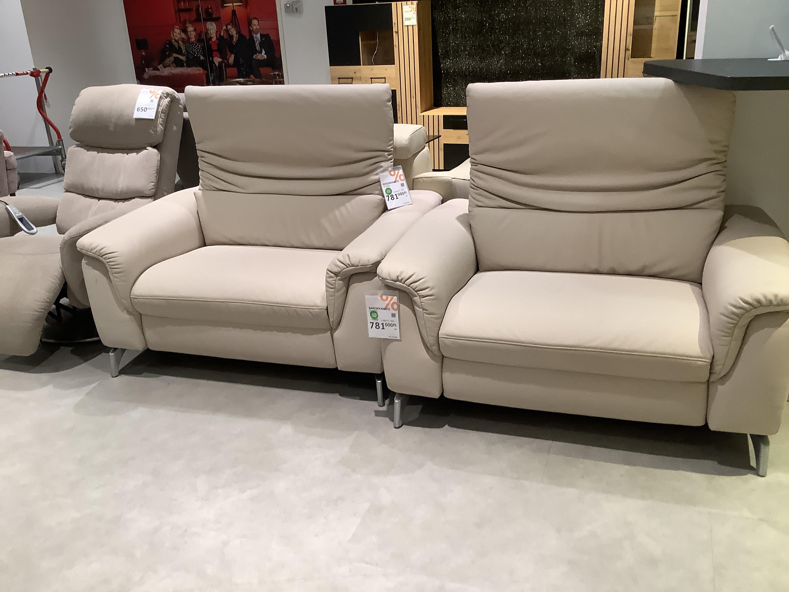 1352-ST SAROKKANAPÉ