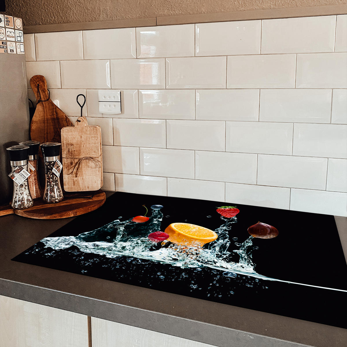 HERDABDECKPLATTE Wasser - Obst - Orange - Erdbeere - Kirsche - Schwarz 81x52 cm - Orange, Kunststoff (81.6/52.7/0.2cm) - MuchoWow