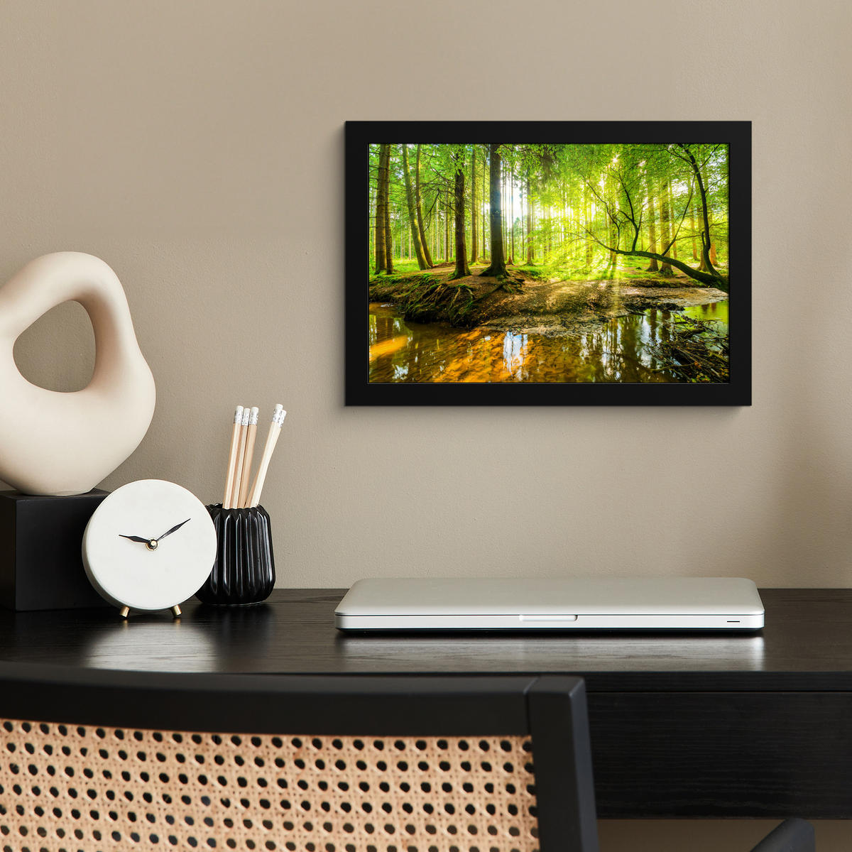 POSTER MIT RAHMENGERAHMTES BILD Wald - Landschaft - Wasser - Bäume - Sonne - Grün - Natur 30x20 cm - Grün, Papier (30/20cm) - MuchoWow