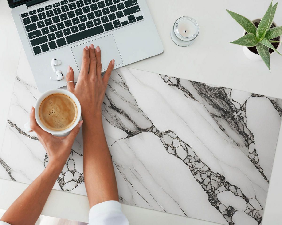 SCHREIBTISCHUNTERLAGE 90x45 cm Schwarz-Weiß - Weiß Hochglanz, Kunststoff (90/45/1.6cm) - Wallfluent