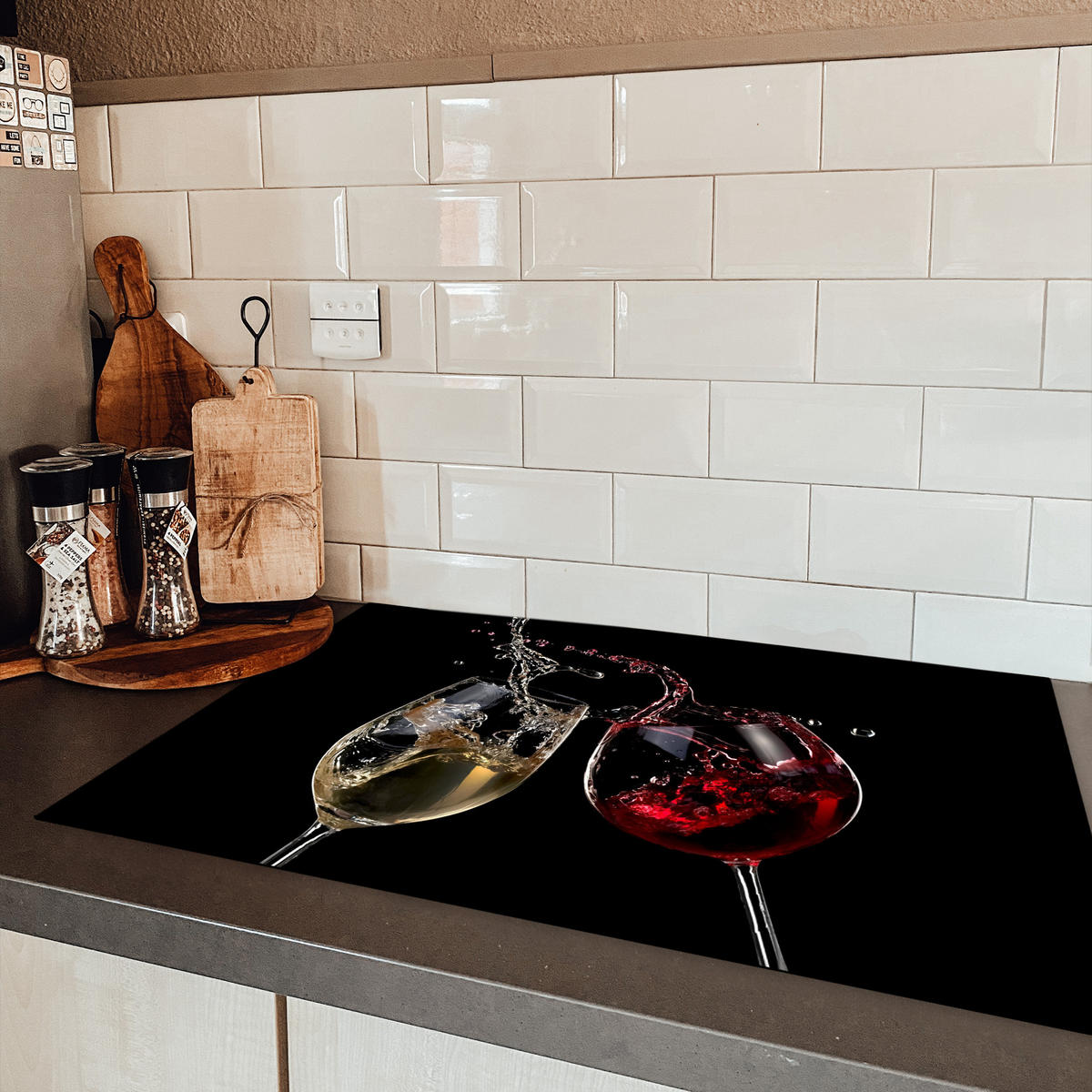HERDABDECKPLATTE Rotwein - Weißwein - Glas - Schwarz Induktionsschutz 81.6x52.7 cm - Weinrot, Kunststoff (81.6/52.7/0.2cm) - MuchoWow