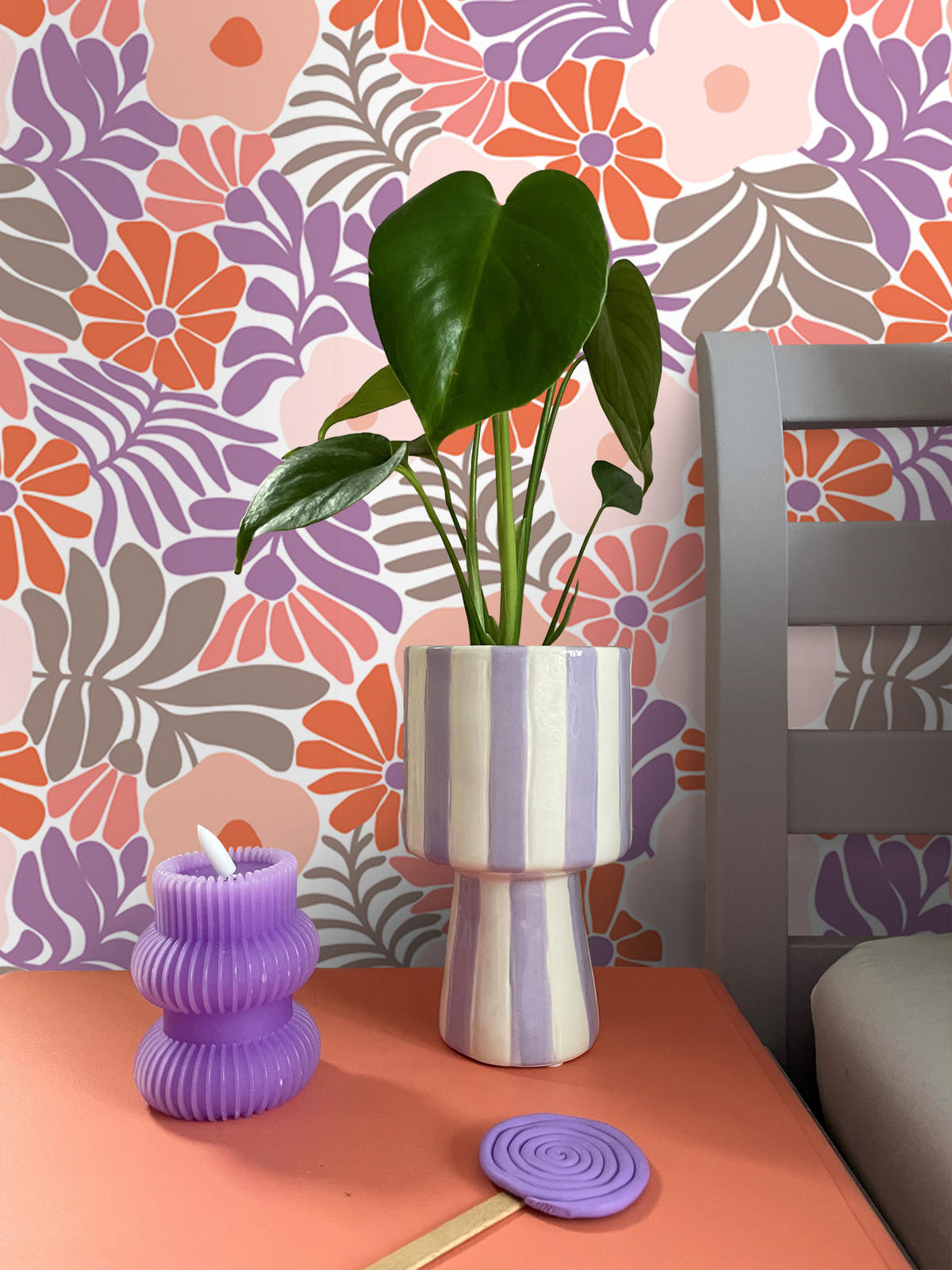 TAPETE Blumen im Matisse-Stil 53 cm x 10.05 m - Lila, Papier (53/1000cm) - ESTAhome