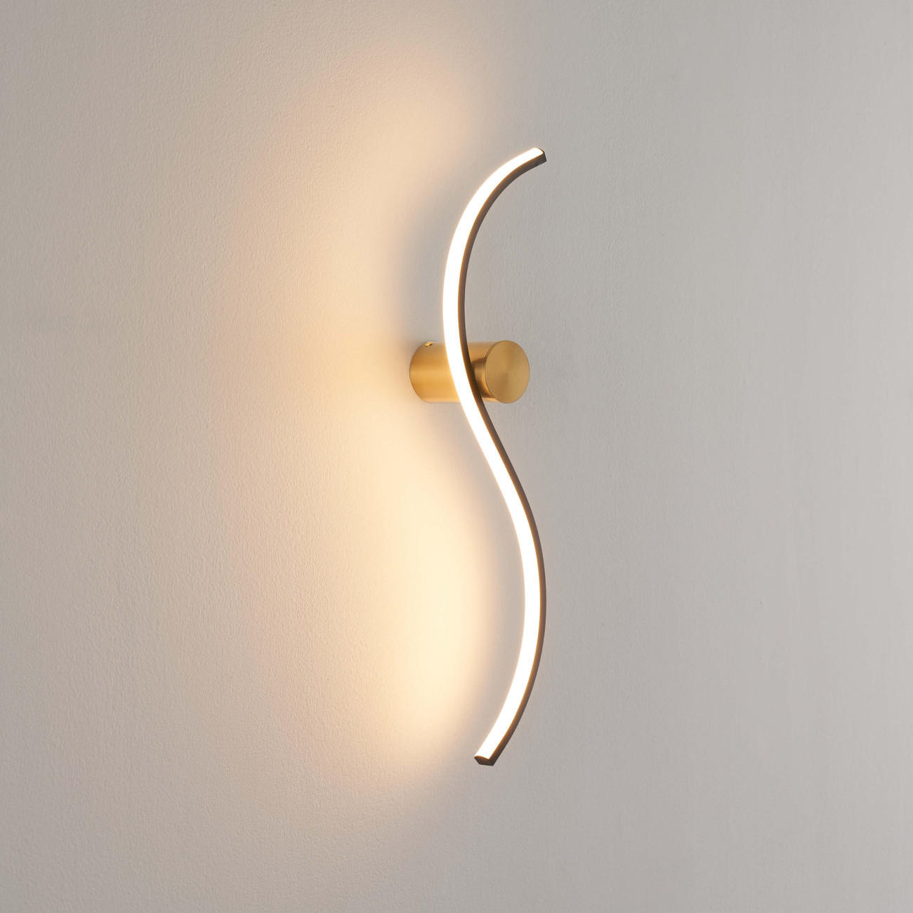 WANDLEUCHTE Curva, Schwarz und gold, 60cm - Goldfarben, Metall (12/60/60cm) - KOSILUM