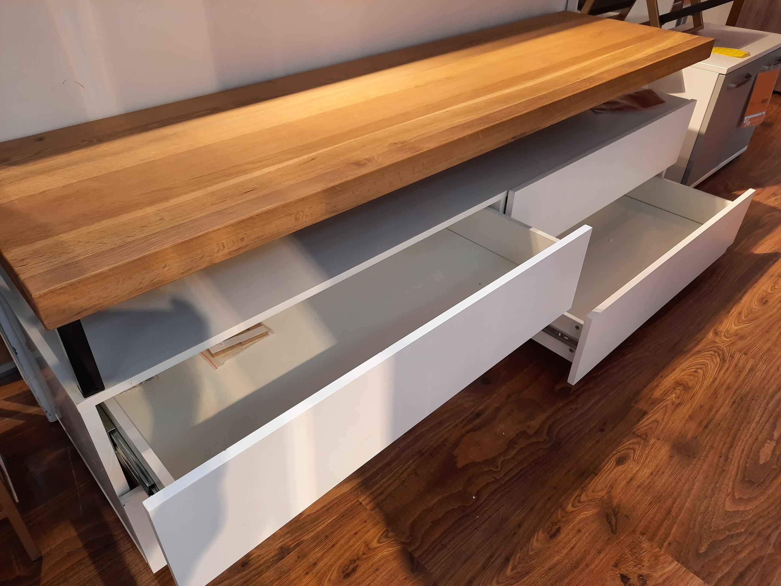 Lowboard Arco, 170/57/47 cm, Eiche massiv/weiß - Novel