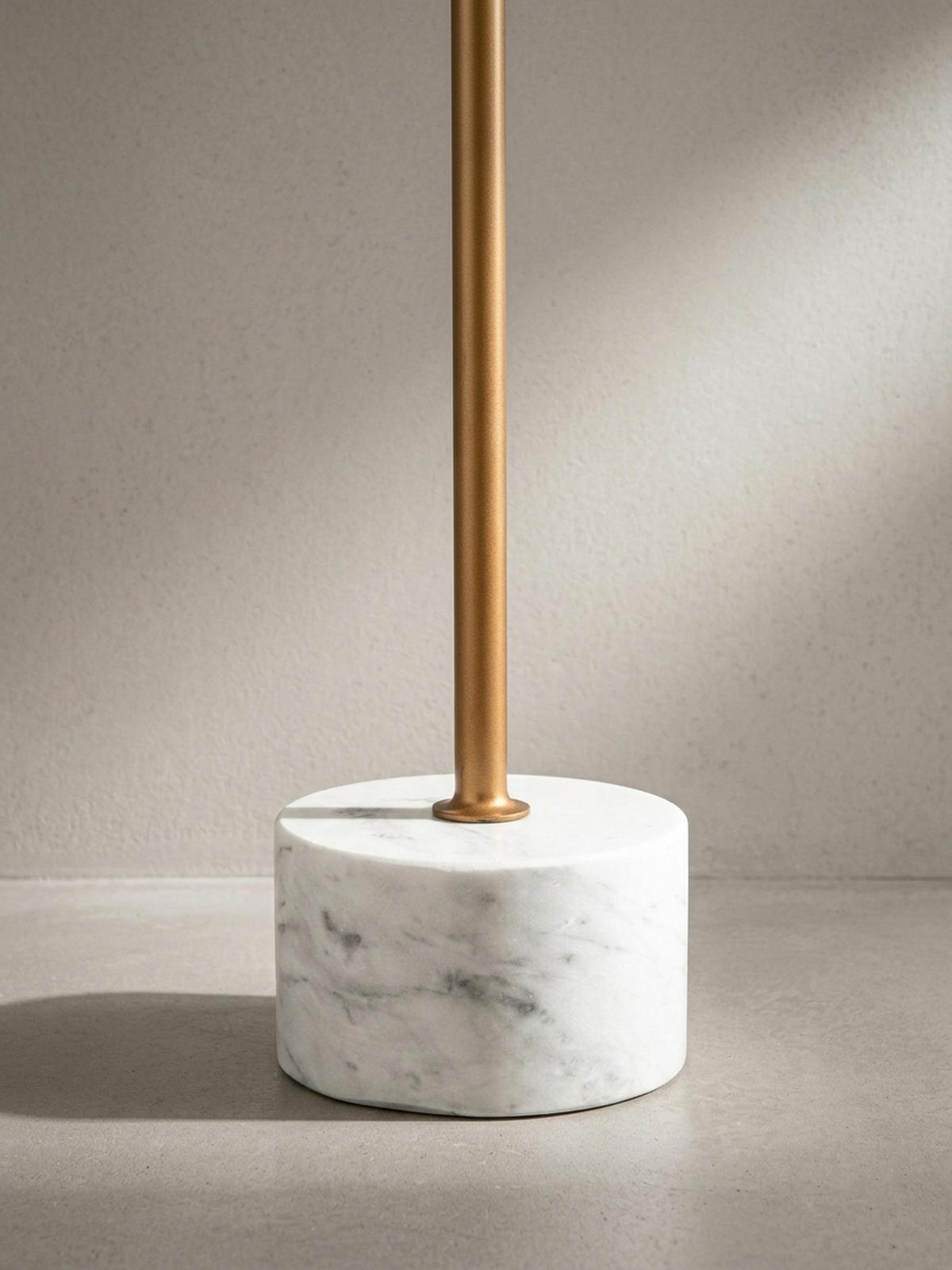 BEISTELLTISCH – Rund Echter Marmor Weiß Gold 30x30x55,5 cm - Weiß, Metall (30/30/56cm) - KADIMA DESIGN