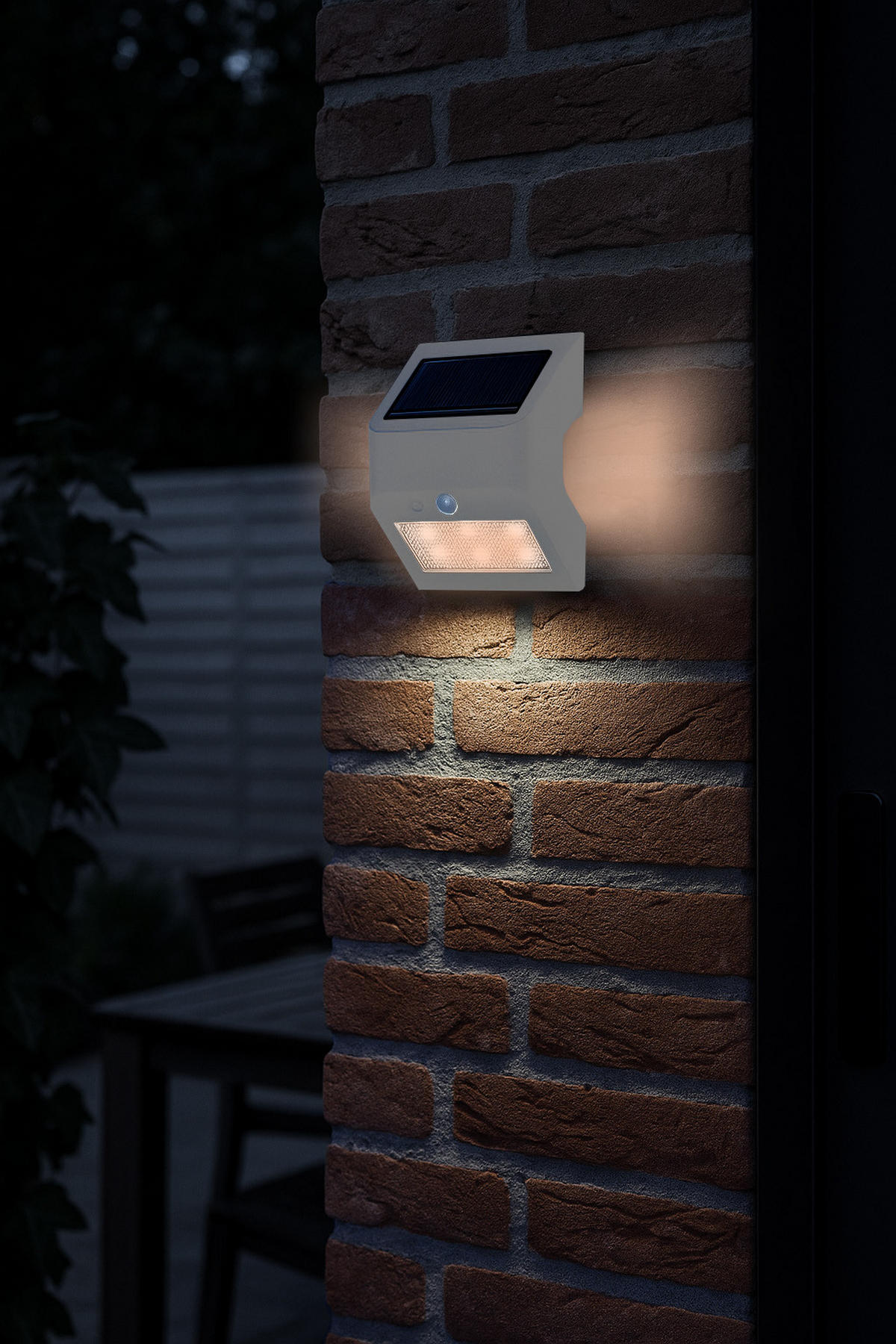 LED Solar-Wandleuchte mit Bewegungsmelder & Dämmerungssensor – ideal für Eingangsbereiche, Treppen & Terrassen weiß warmweiß - Weiß, Kunststoff (5.3/11.5/10cm) - Northpoint