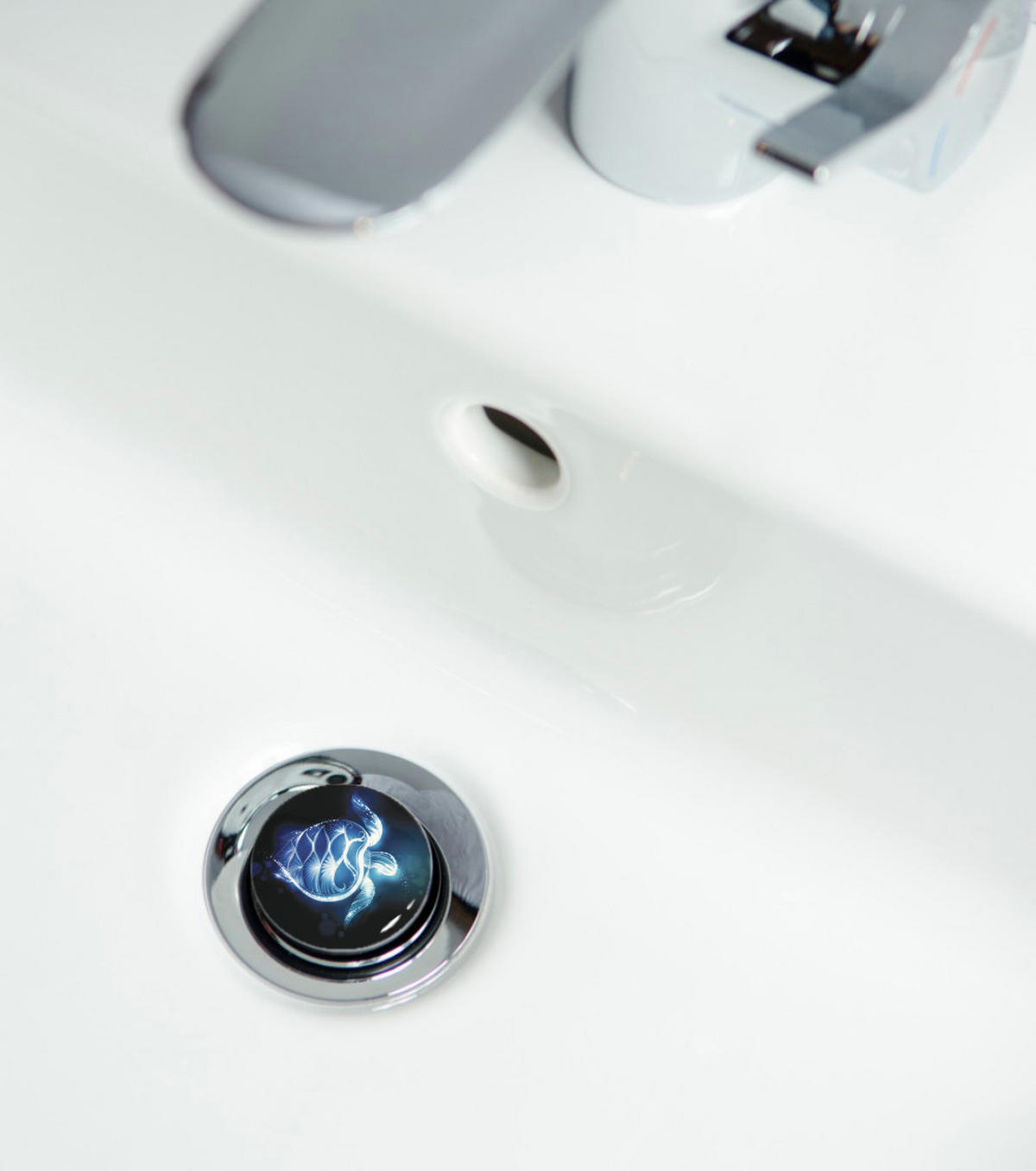 WASCHBECKENSTÖPSEL Glow Turtle - Blau/Dunkelblau, Kunststoff/Metall (4/7/7cm) - Sanilo