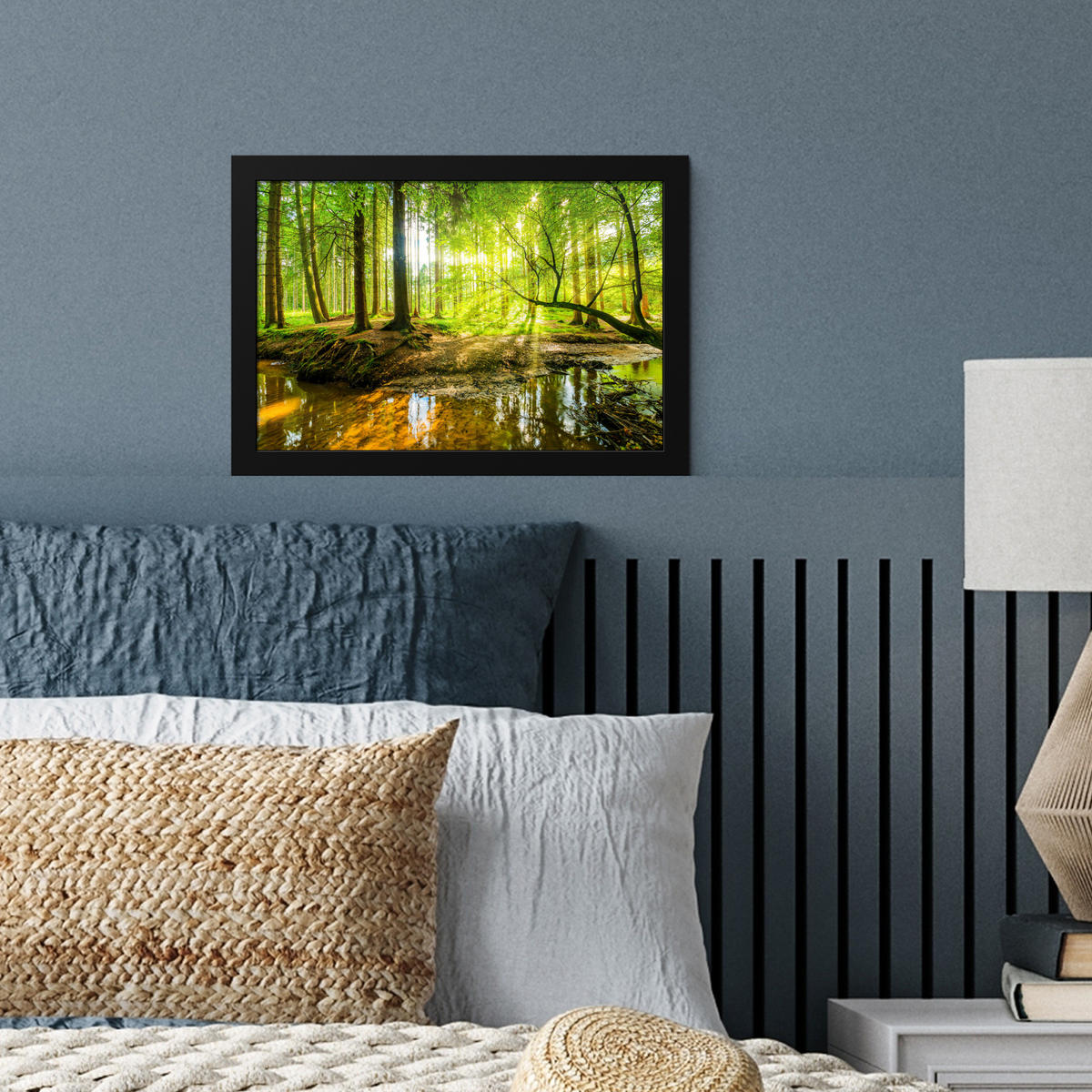 POSTER MIT RAHMENGERAHMTES BILD Wald - Landschaft - Wasser - Bäume - Sonne - Grün - Natur 30x20 cm - Grün, Papier (30/20cm) - MuchoWow
