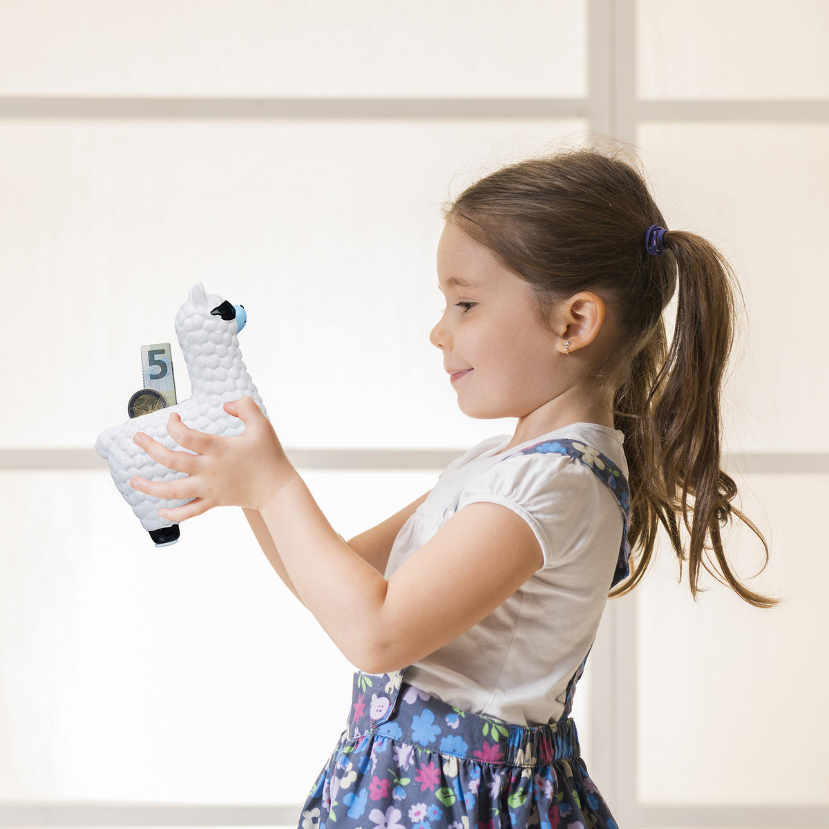 LAMA Spardose - Weiß, Keramik (11/15.5/6cm) - Relaxdays