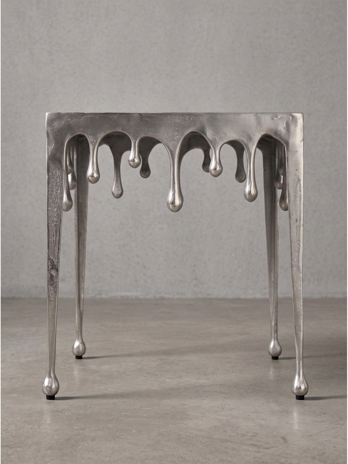 BEISTELLTISCH GARD, Aluminium, handgefertigt, Silber, 45,5 x 45,5 x 51 cm - Silberfarben, Metall (45.5/45.5/51cm) - KADIMA DESIGN