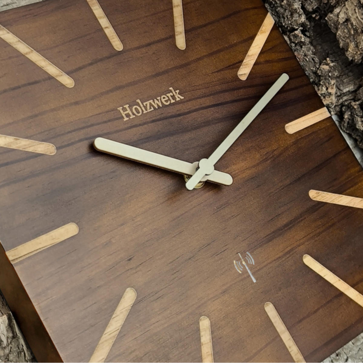 WANDUHR Holz Designer eckige HERZBERG (FUNK) Loft Wand Uhr, braun - Dunkelbraun, Holz/Metall (25/25/2cm) - Holzwerk