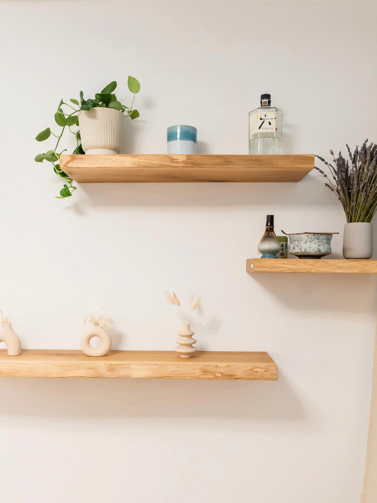 WANDREGAL schwebend mit Baumkante - Eichefarben, Holz (100/4/22cm) - holz4home