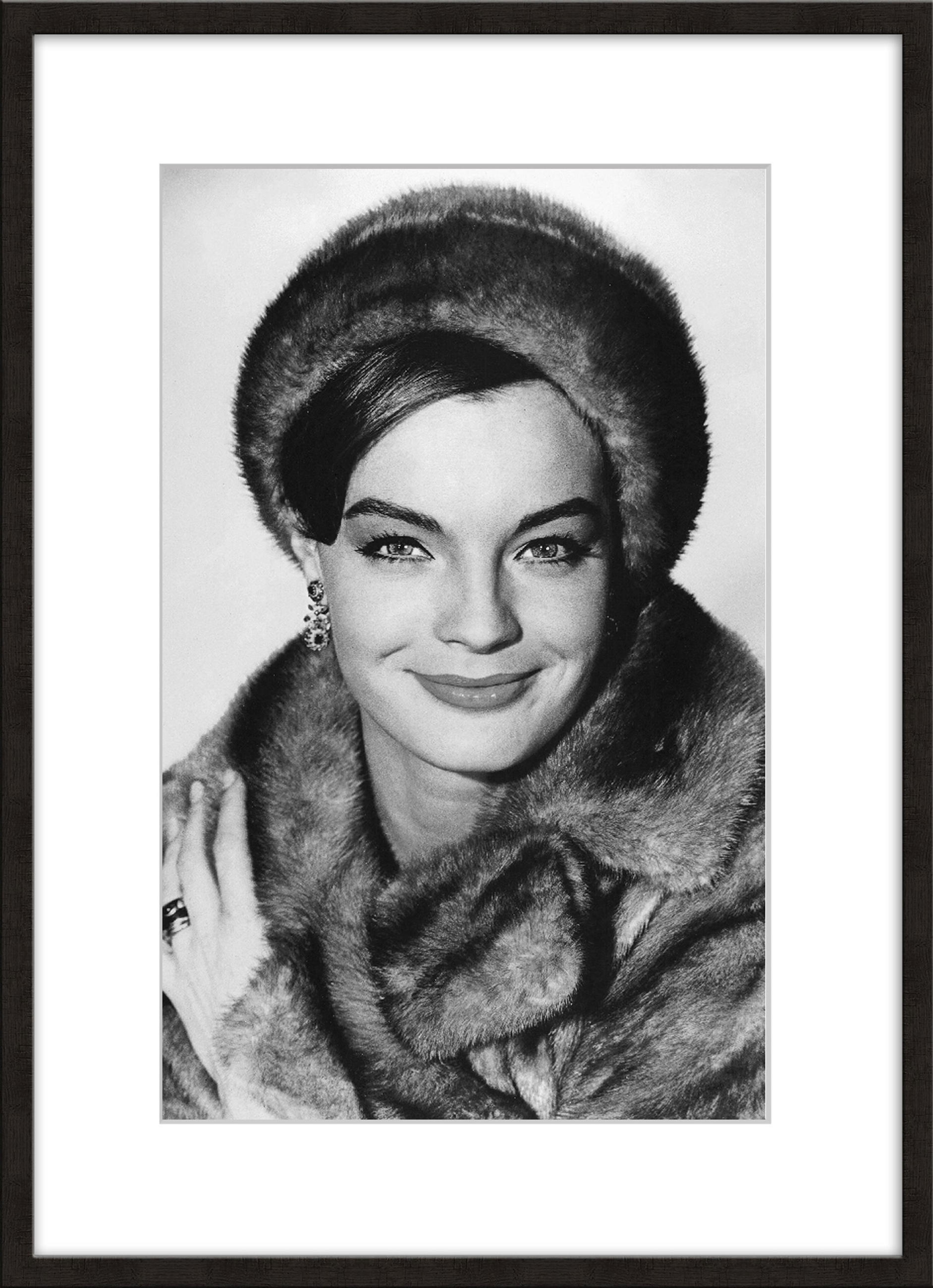BILD mit Rahmen 51x71 cm Romy Schneider Schwarz-Weiß - Weiß, Holz (51/71cm) - artissimo