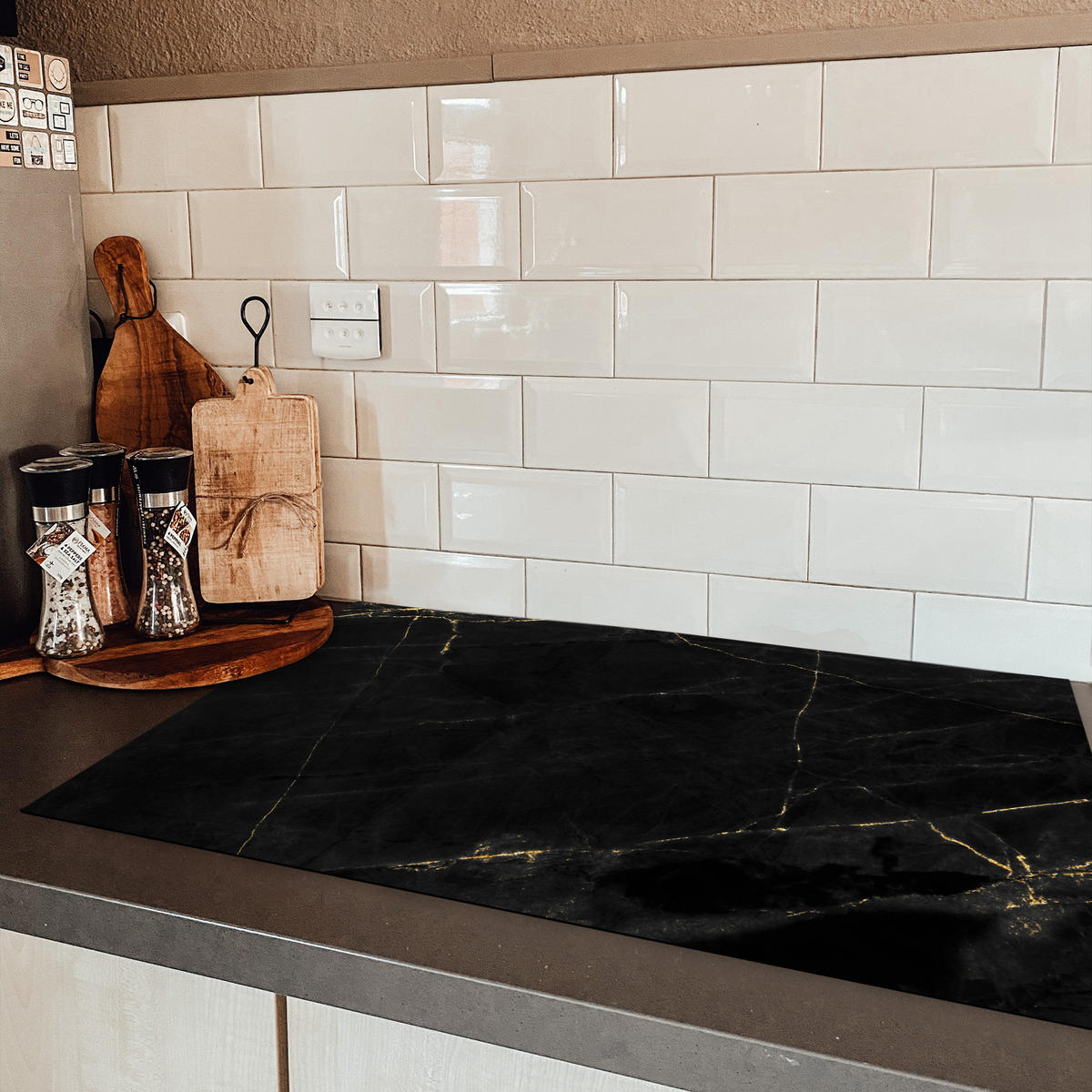 HERDABDECKPLATTE Marmor - Schwarz - Gold - Chic - Marmoroptik - Design Ceranfeldabdeckung 85x52 cm - Schwarz, Kunststoff (85/52/0.2cm) - MuchoWow