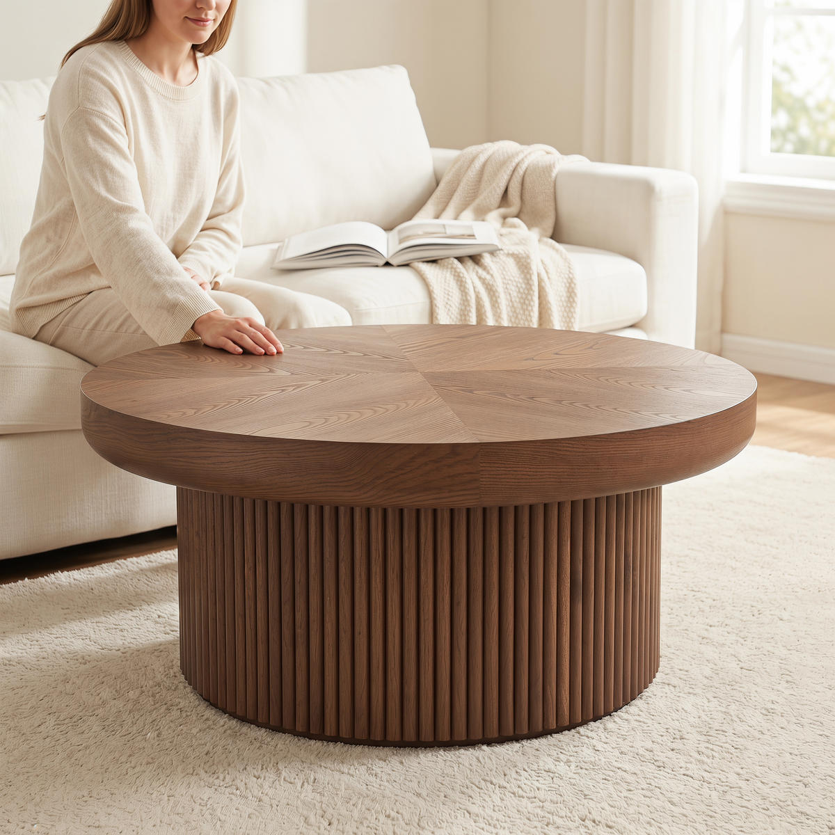 COUCHTISCH Runder Couchtisch 78cm Walnuss-Holzoptik mit geriffeltem Sockel Mid-Century - Braun, Holz (78/78/38.5cm) - Raelunyi