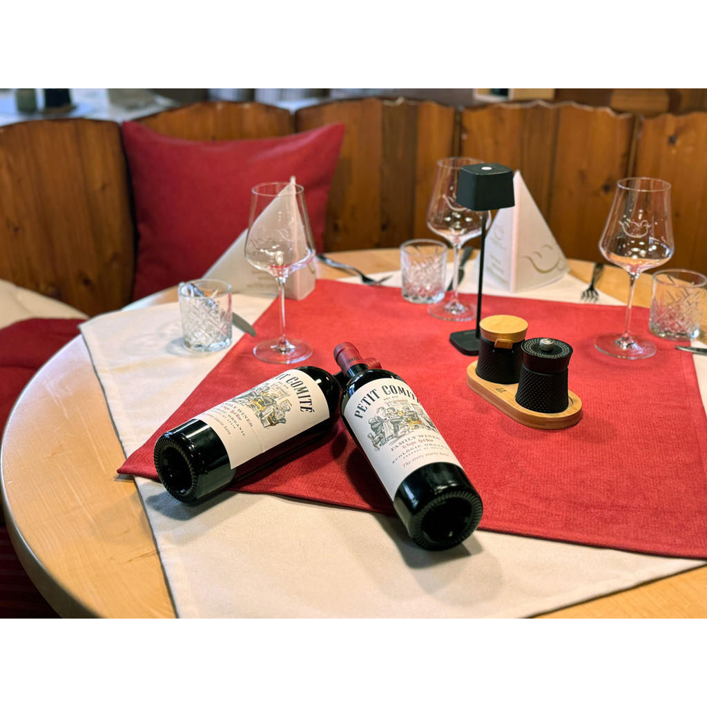 Thumbnail - beties Heimtextil Tischdecke, Rot, Textil, Uni, Quadratisch, 100x100 cm, Oeko-Tex® Standard 100, Wohntextilien, Tischwäs...