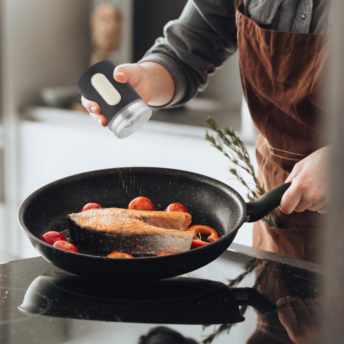 6xGEWÜRZSTREUER - Schwarz, Glas/Metall (7/11/7cm) - Relaxdays