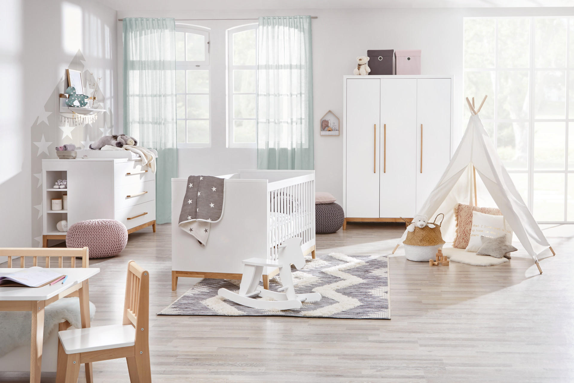 WeiÃes Babyzimmer einrichten