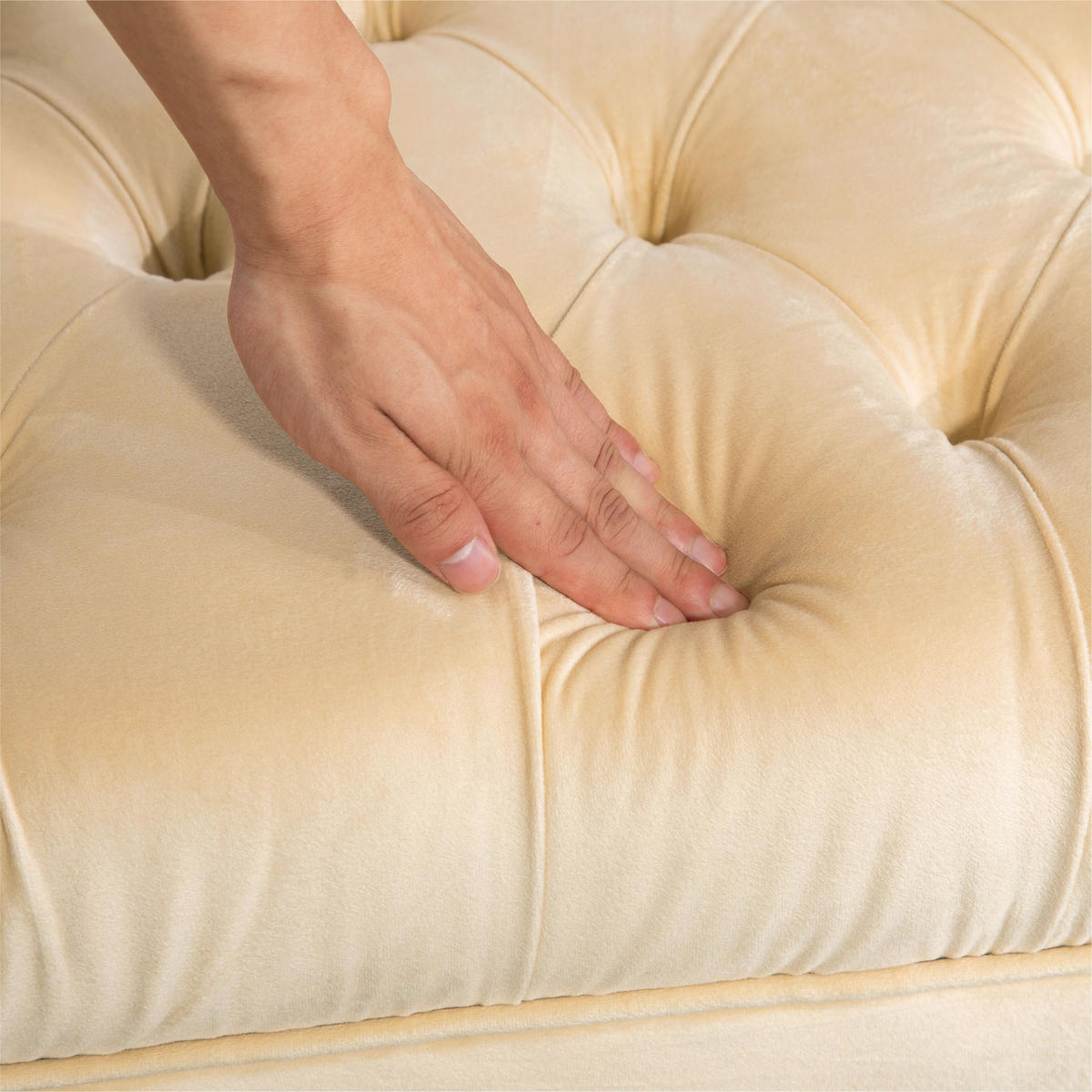 HOCKERBANK DE-12847 Knopfheftung und Goldbeine Beige - Beige, Textil (45/42/118cm) - ComfortXL