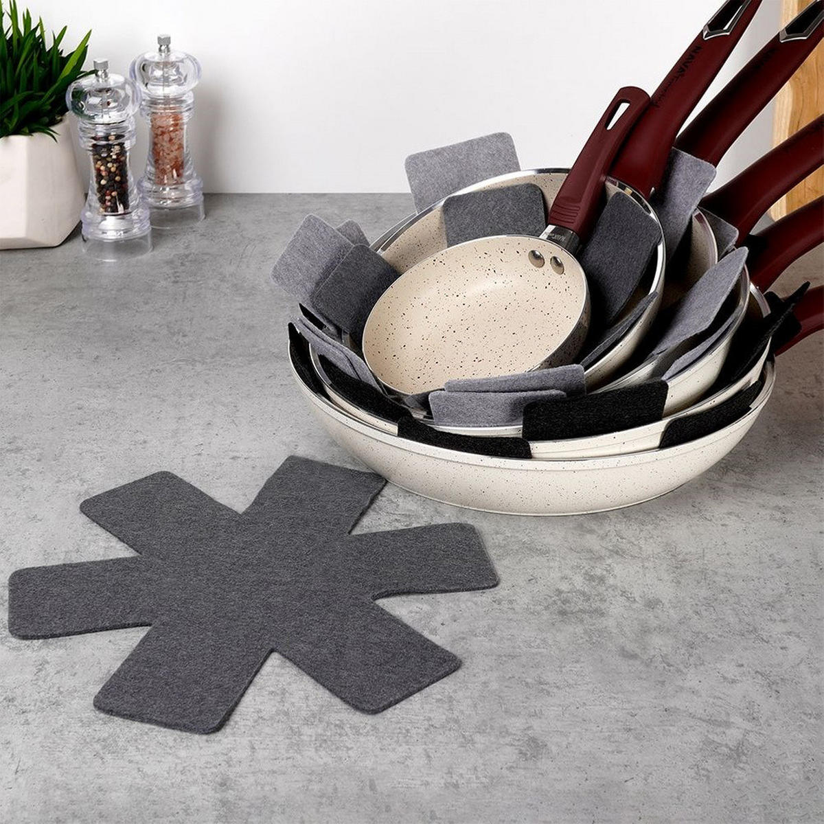 PFANNENTRENNER Filz-Einsatz 6-teilig Grau - Grau, Textil (38/0.5/38cm) - Excellent Houseware