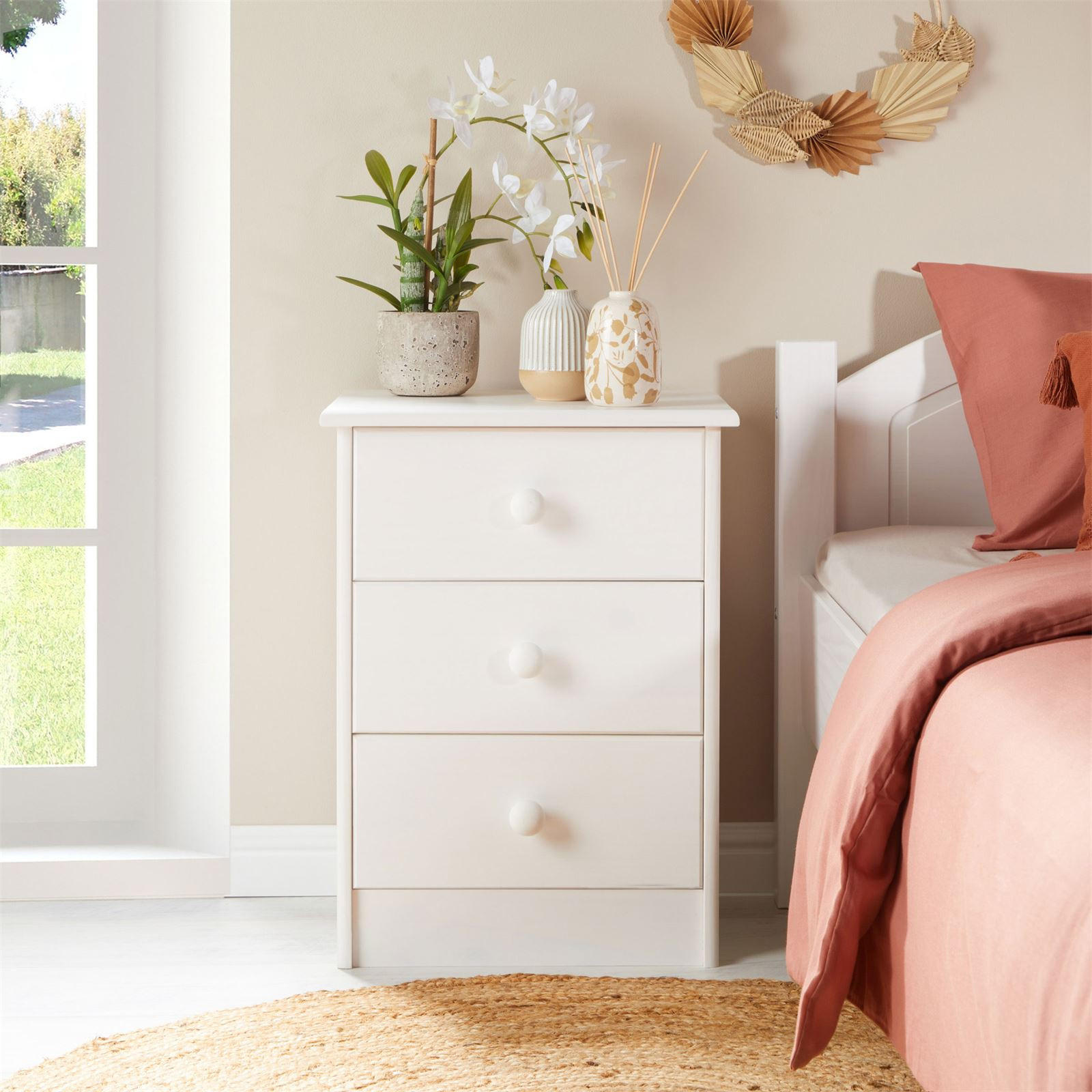 Thumbnail - Idimex Nachttisch, Weiß, Holz, Kiefer, Vintage, 43x58x35 cm, FSC Mix, Schlafzimmer, Nachttische