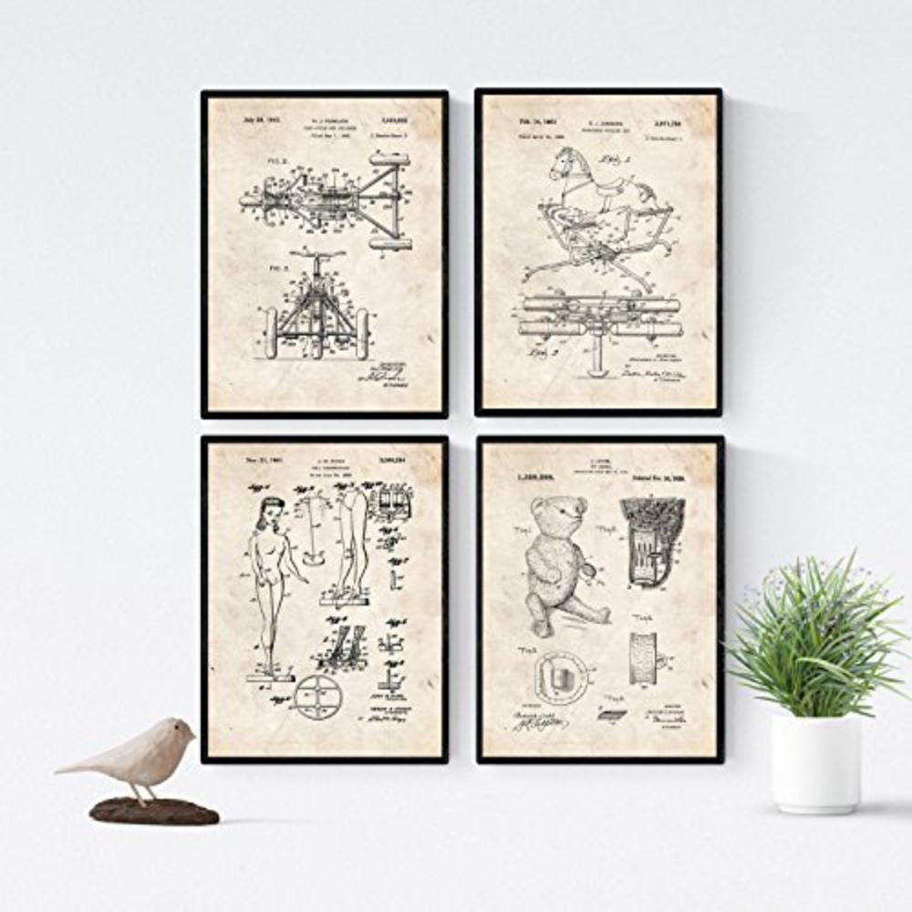 POSTER Set mit 4 Kinderspielzeug Patent Stil von Puppen und Spielen A4 Rahmenlos - Klar, Papier (29.7/3cm) - Nacnic