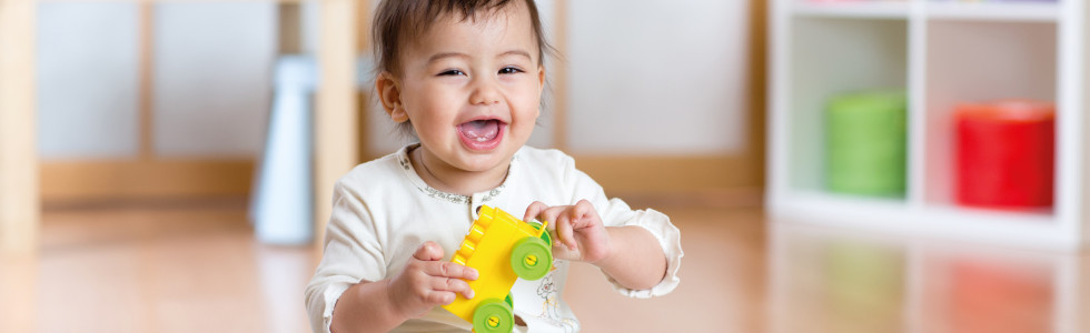 Babyspielzeug fuer kleine Entdecker