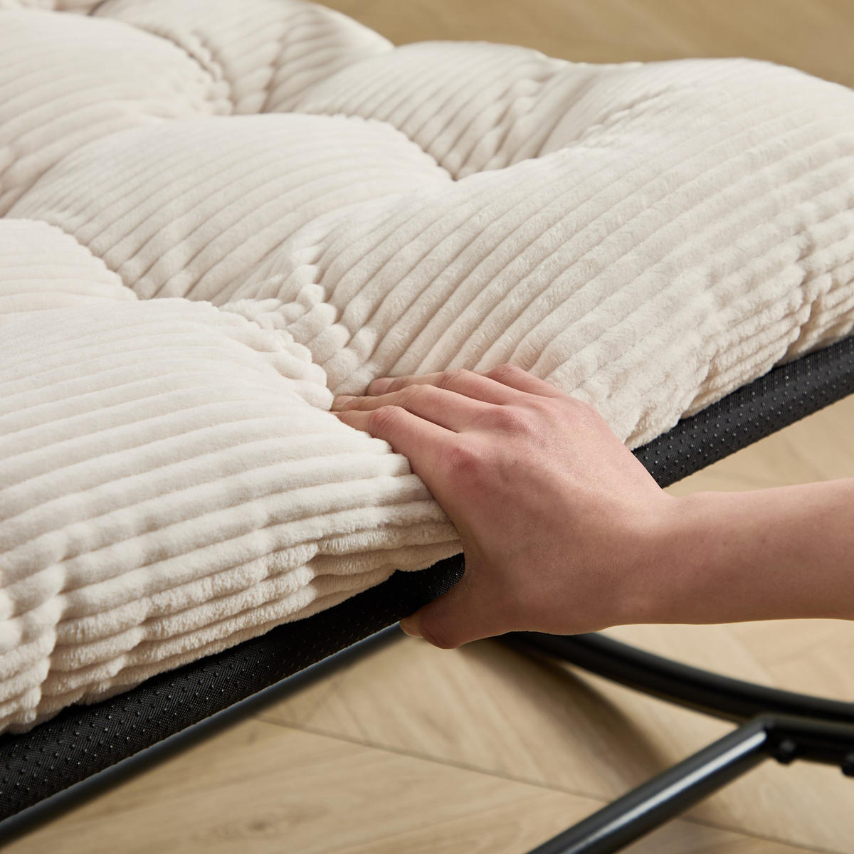 SCHAUKELSTUHL,SCHAUKELSESSEL mit Fußstütze, gepolstertem Kissen,Cord,Weiß - Weiß, Metall (75/82/116cm) - LVHOM