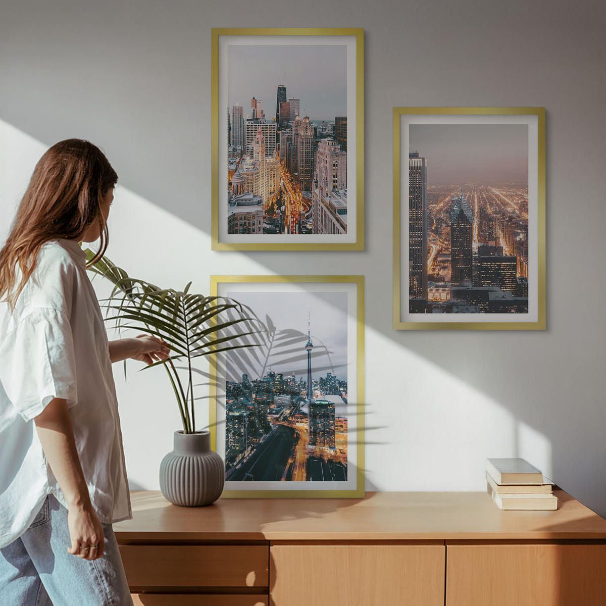 WANDBILDER 3er Set - 40x60 cm Goldrahmen - Städte bei Nacht, Wolkenkratzer, Lichter - Goldfarben, Kunststoff (40/60cm) - ArtPrintCave
