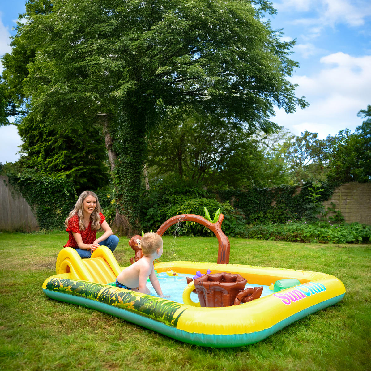 WASSERSPIELCENTER Tiere 214 x 167 x 85 cm mit Rutsche Sprinkler und Spielzubehör - Multicolor, Kunststoff (214/167/85cm) - Avenli