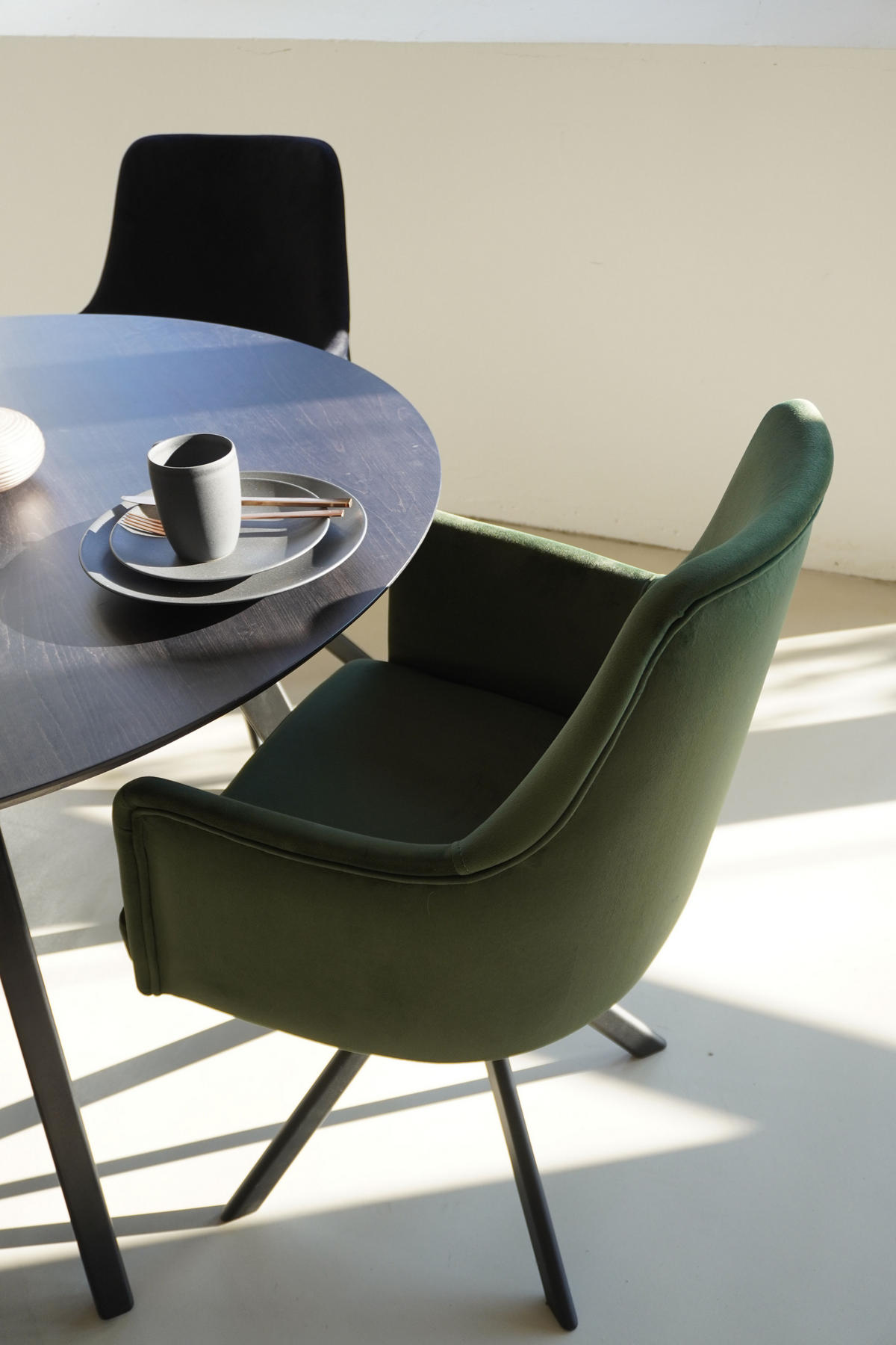 ARMLEHNENSTUHL Sello grün mit S-Fuß drehbar - Schwarz/Grün, Textil/Metall (55/90/58cm) - INKA furniture