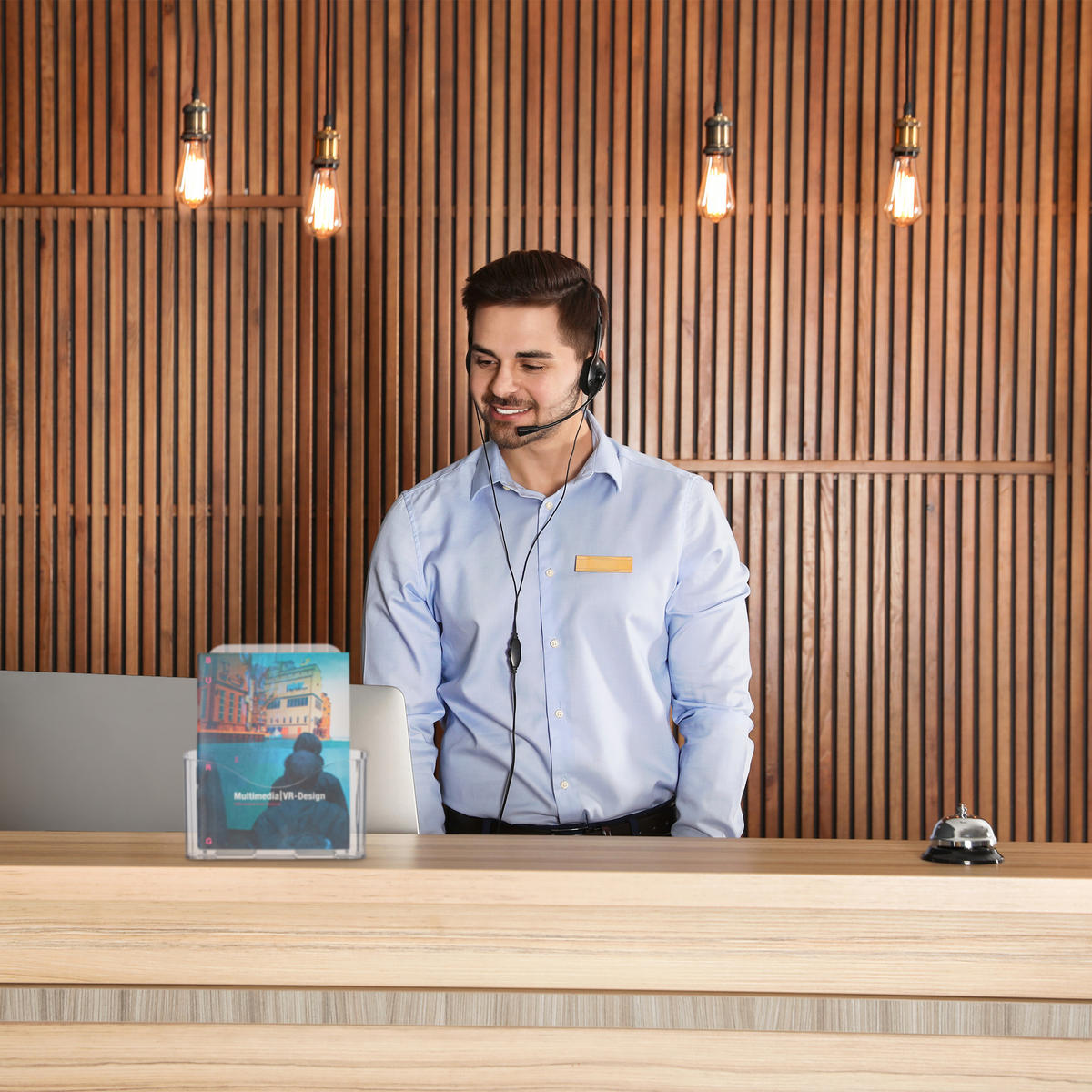 FLYER Aufsteller - Transparent, Kunststoff (17.5/20/8.5cm) - Relaxdays