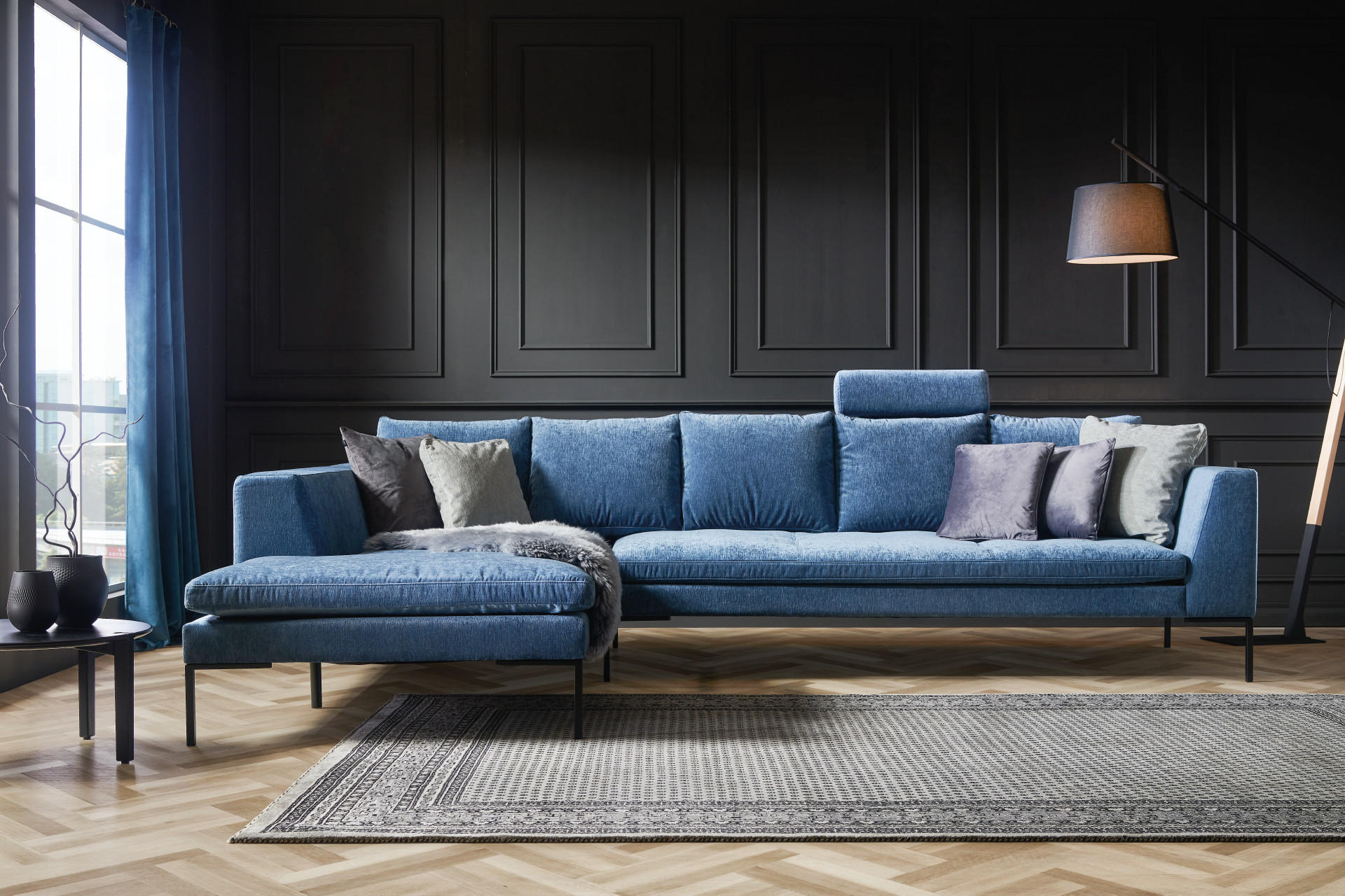 Sofa Blau Classic Blue Pantone 2020