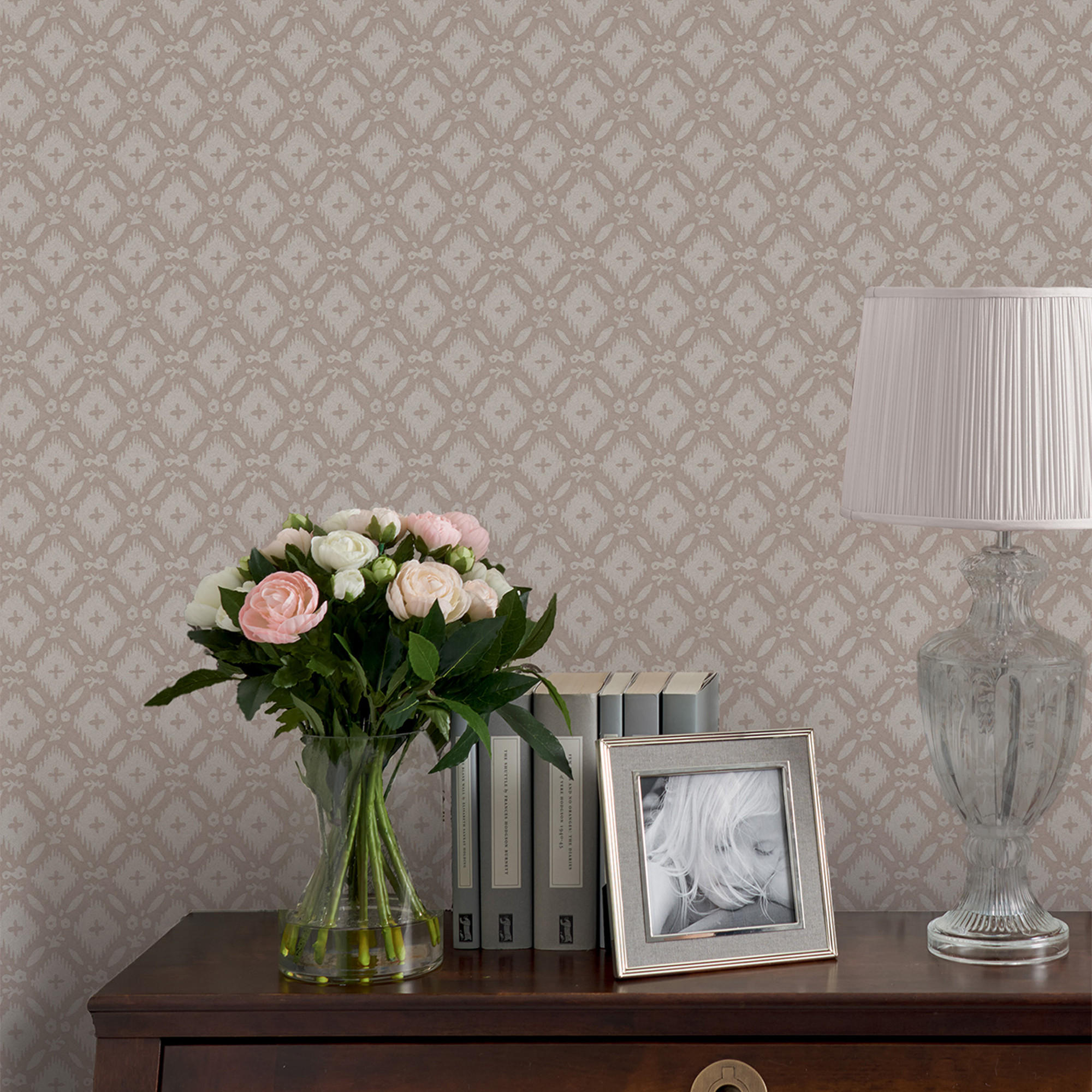 VLIESTAPETE Whitebrook Taubengrau | Beige Grau | Karomuster| 10mx52cm - Grau, Papier/Kunststoff (52/1000cm) - Graham & Brown