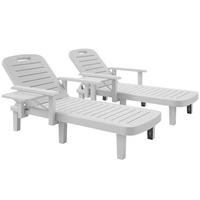 SONNENLIEGE Set aus 2 verstellbaren Gartenliegen mit Couchtisch und Armlehnen aus Polypropylen 79 x 158 x 88 cm ,Weiß - Weiß, Kunststoff (79/88/158cm) - Vallsero