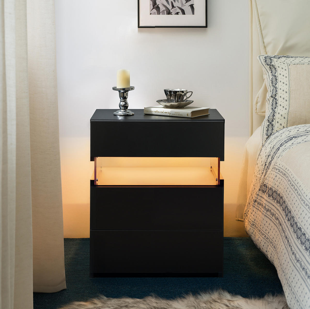 NACHTTISCH 48/38/61 cm schwarz aus Holzwerkstoff mit 3 Schubladen und LED-Beleuchtung - Schwarz, Holzwerkstoff (38/61/48cm) - OKWISH